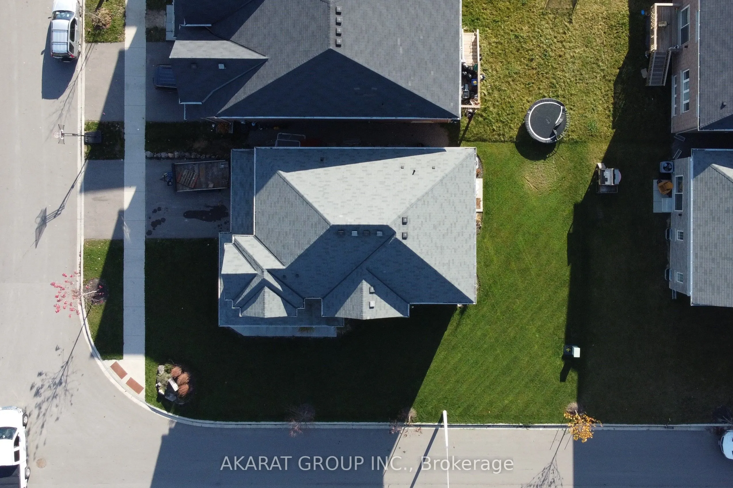 135 Esther Crescent