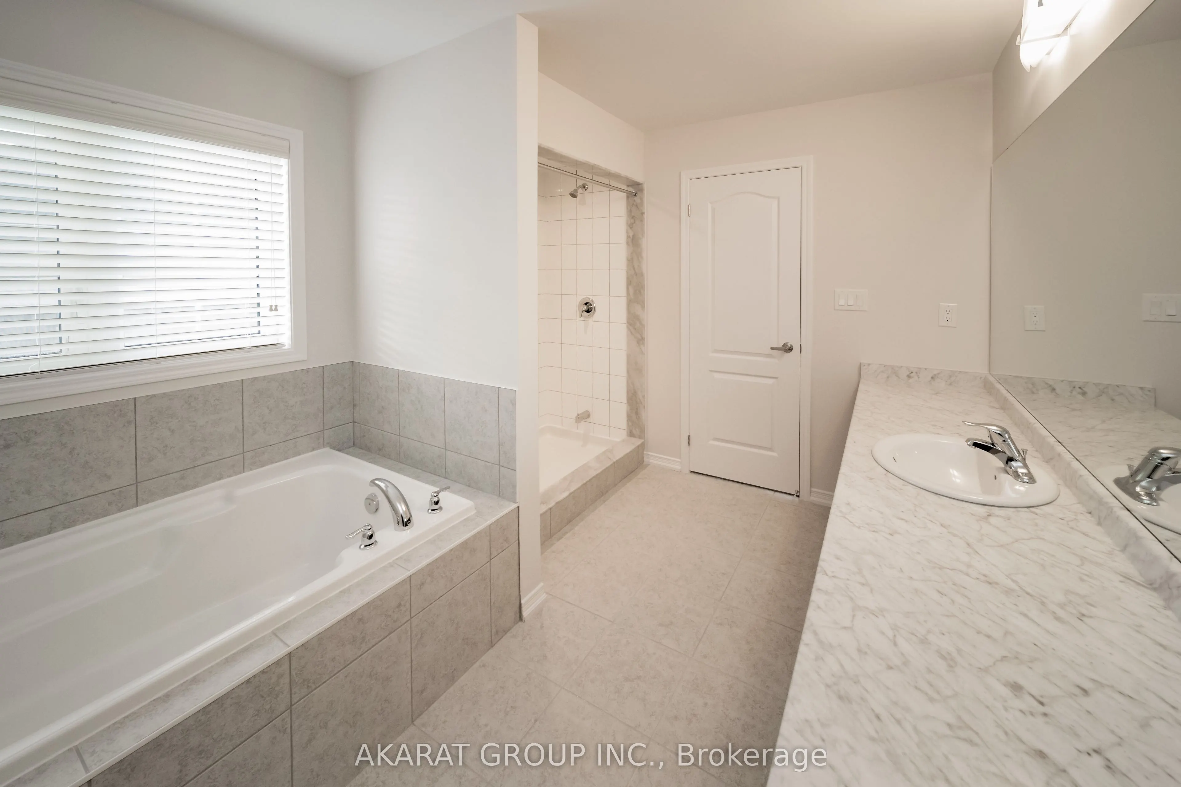 135 Esther Crescent