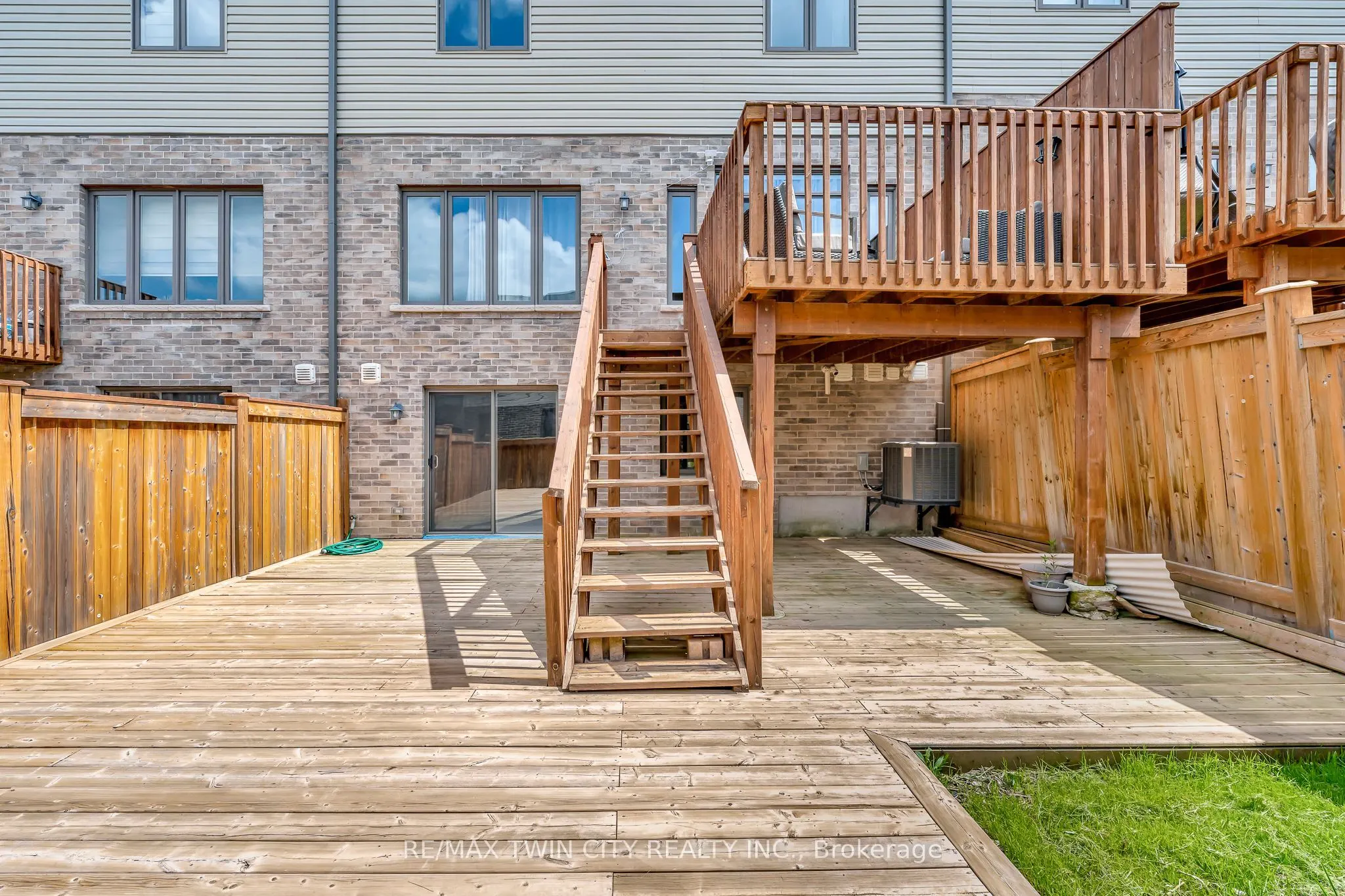592 Mayapple Street