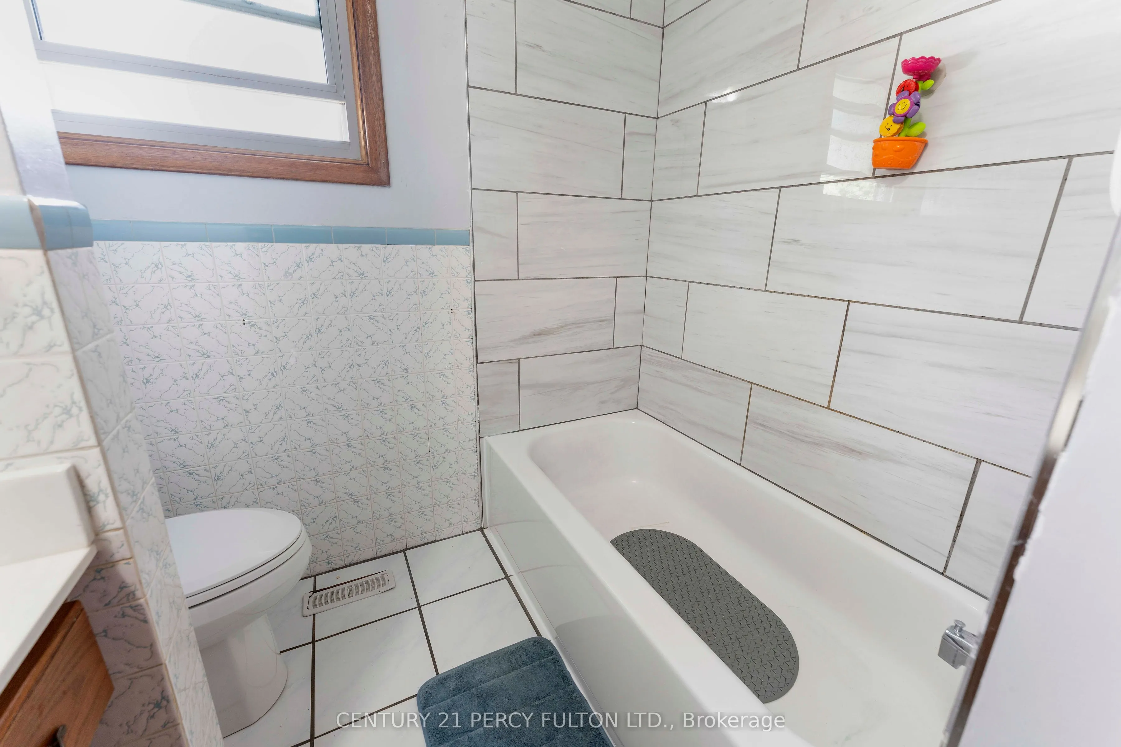 125 Brant Avenue, #Main Floor