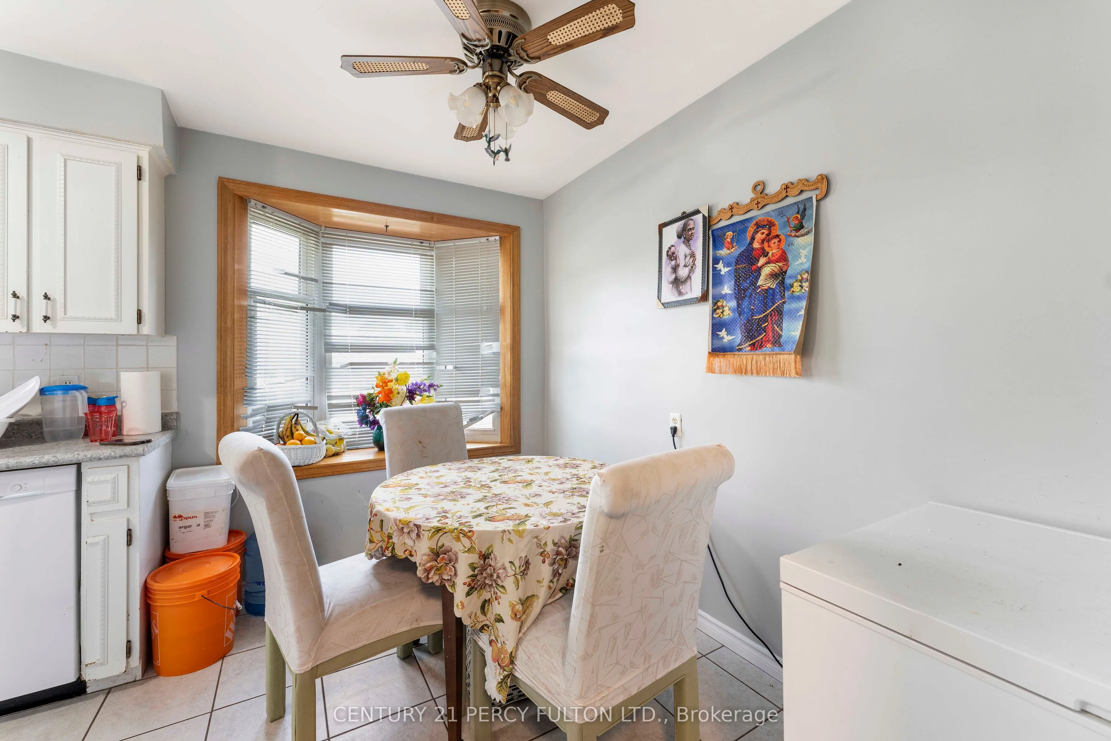 125 Brant Avenue, #Main Floor