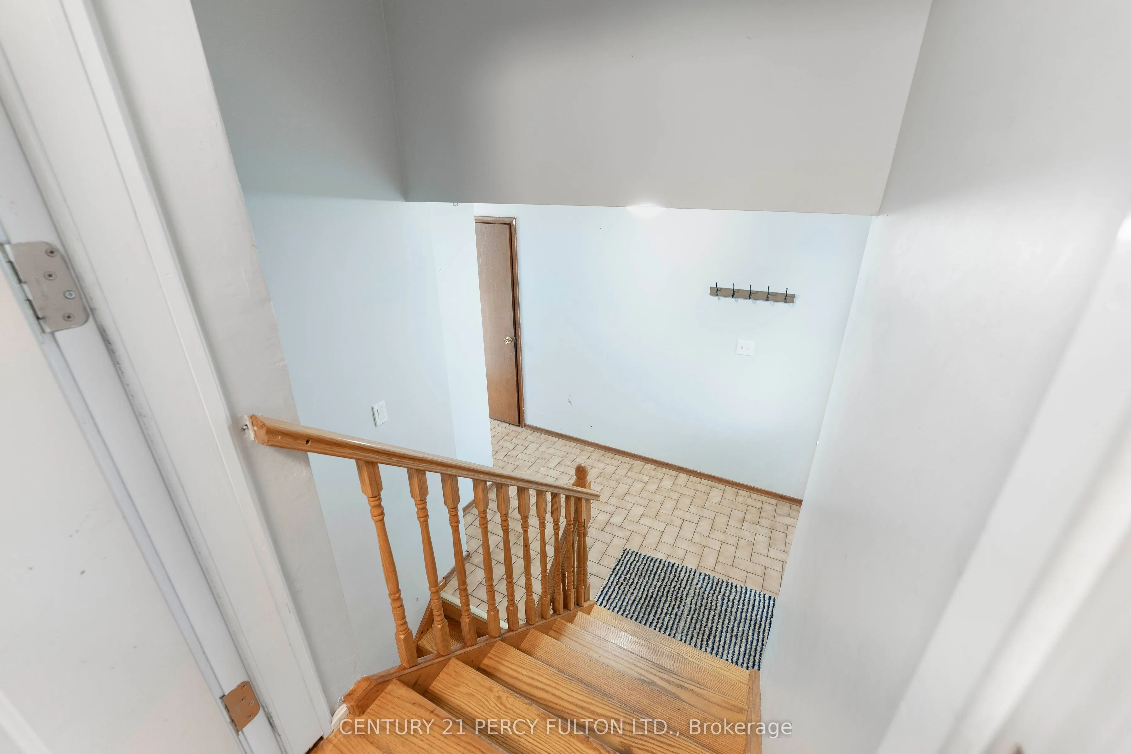 125 Brant Avenue, #Main Floor