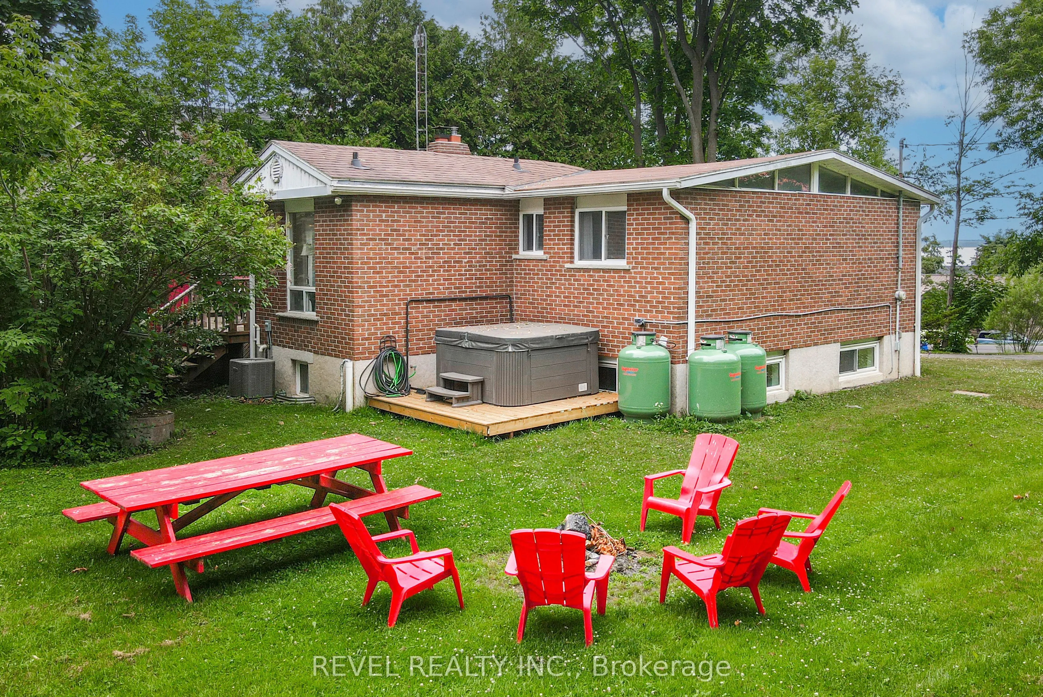 99 Bowen Road