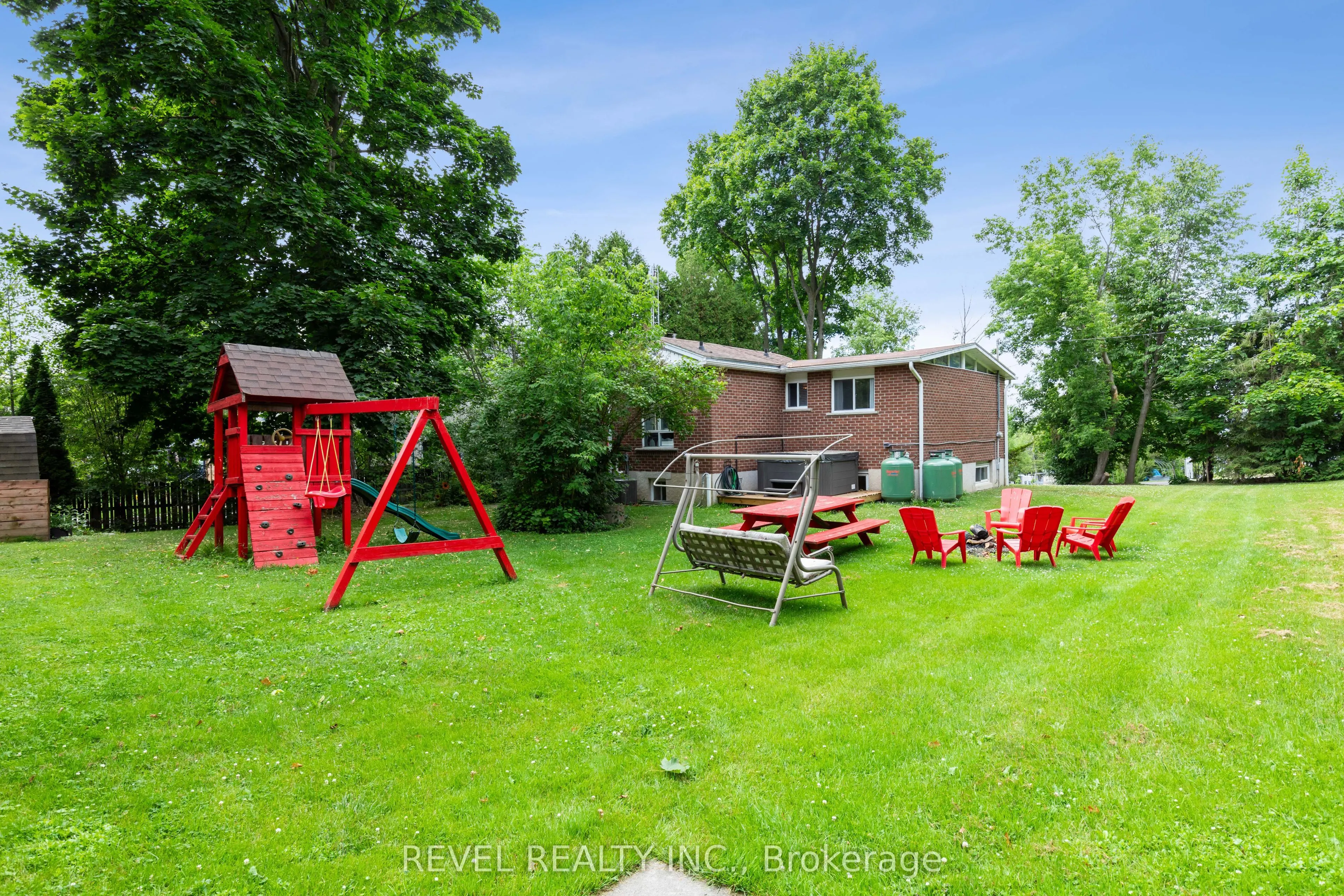 99 Bowen Road