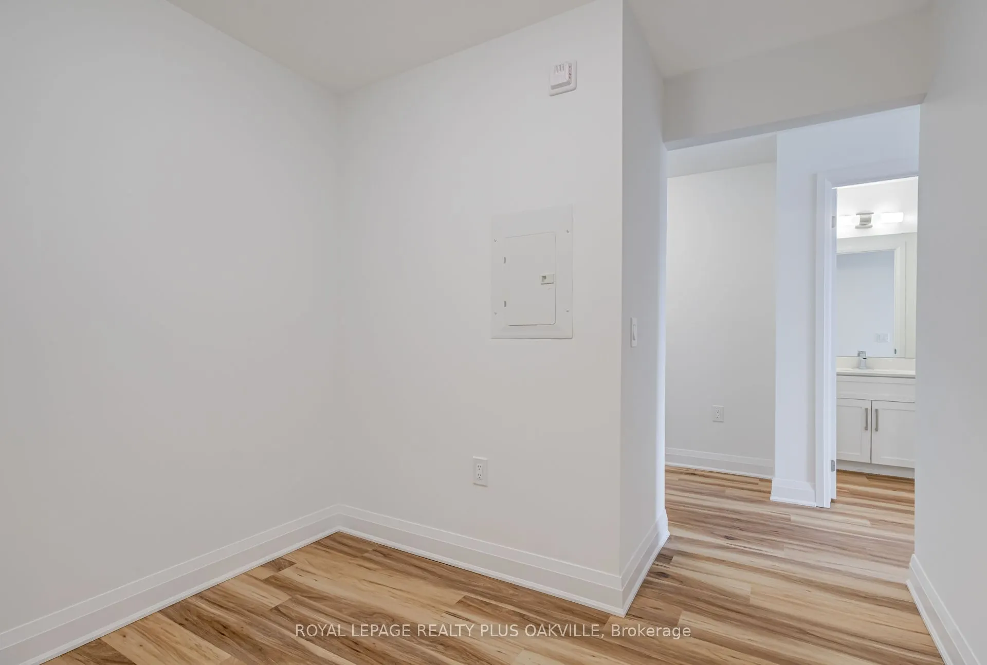 1936 Rymal Road E, #221