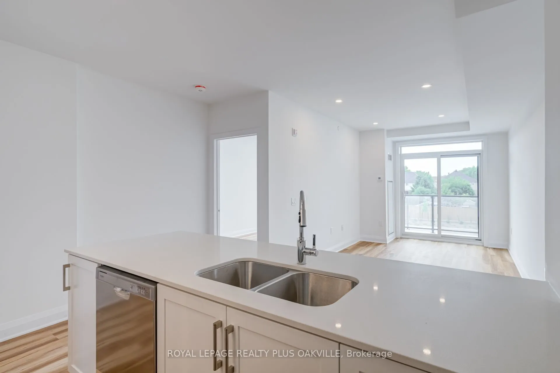 1936 Rymal Road E, #221