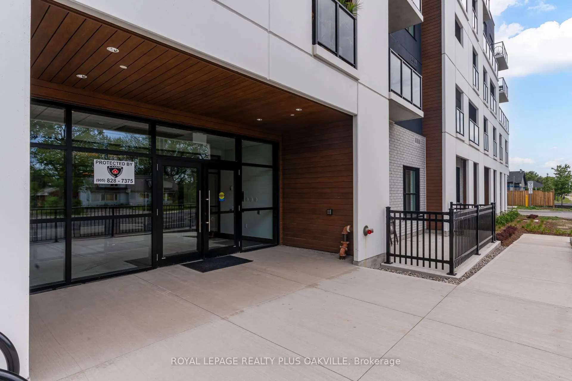 1936 Rymal Road E, #221