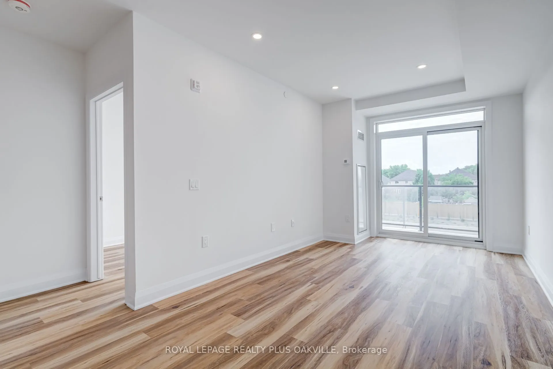 1936 Rymal Road E, #221