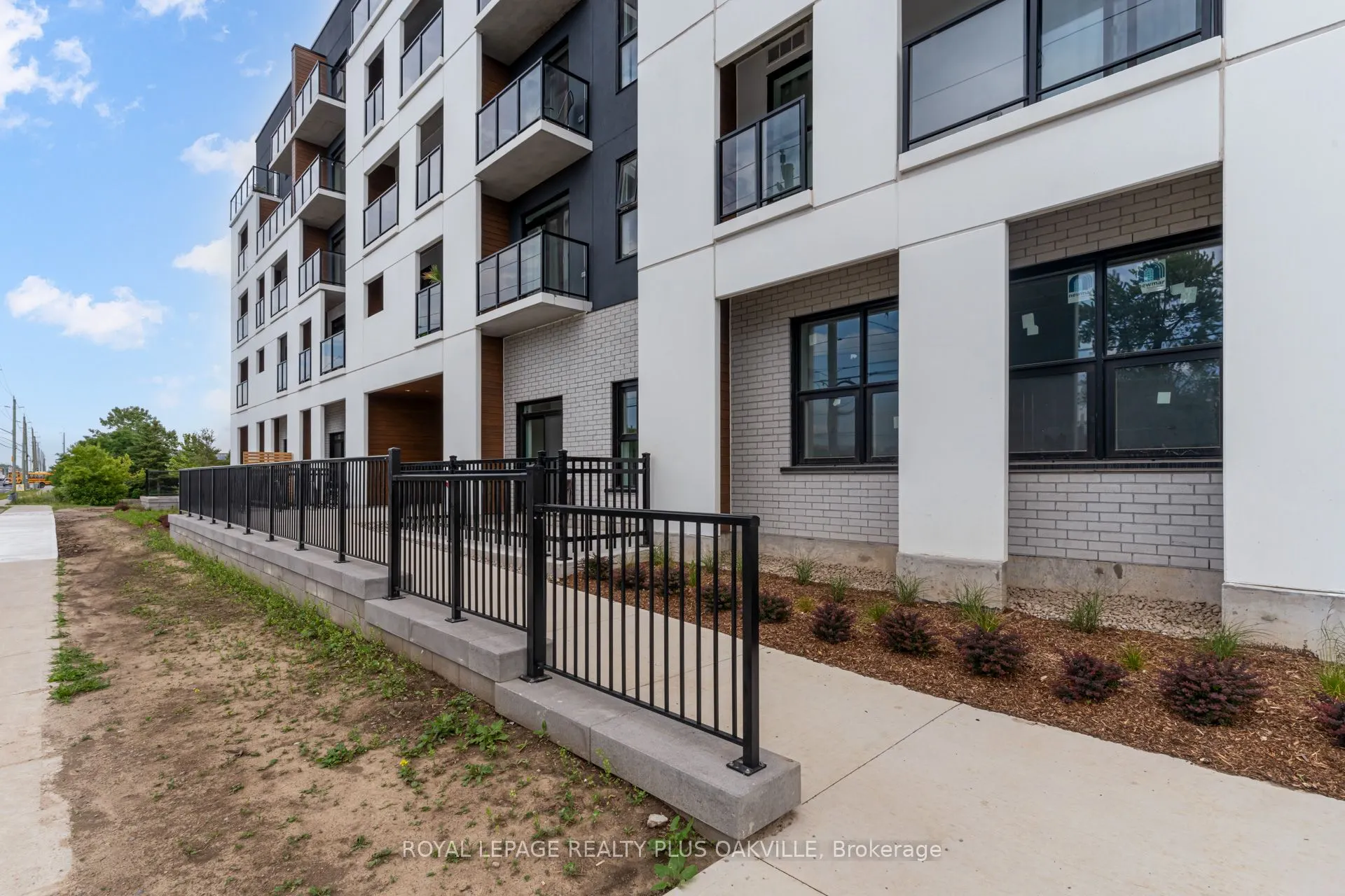 1936 Rymal Road E, #221