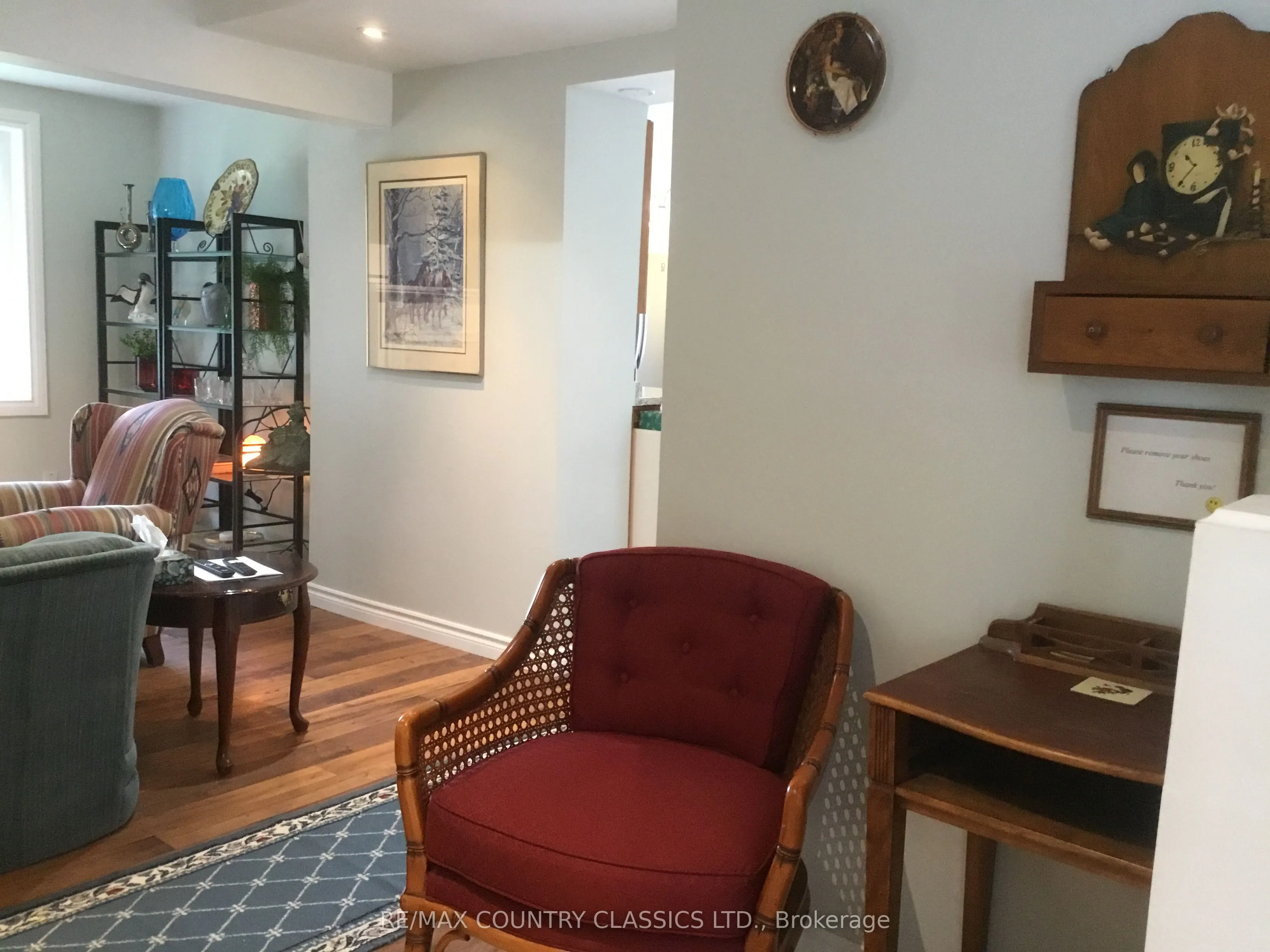 12 Hastings Street S