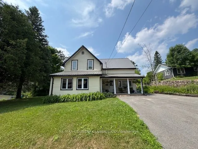 12 Hastings Street S