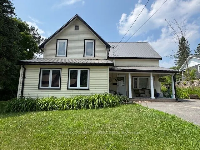 12 Hastings Street S
