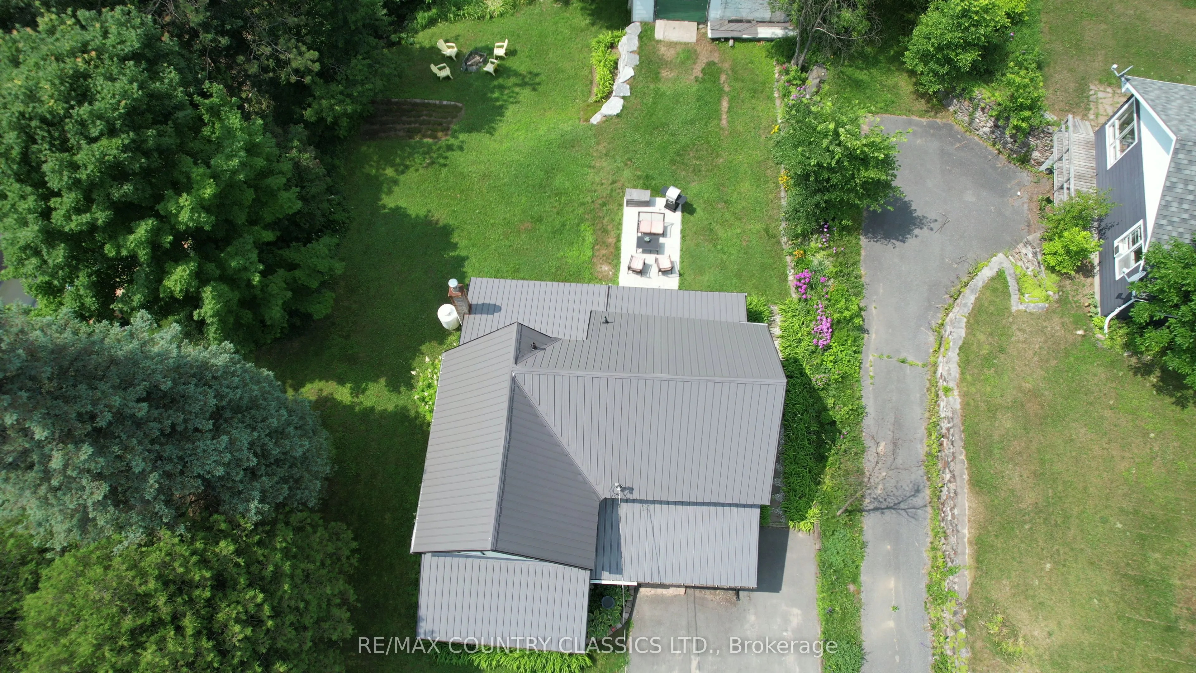 12 Hastings Street S
