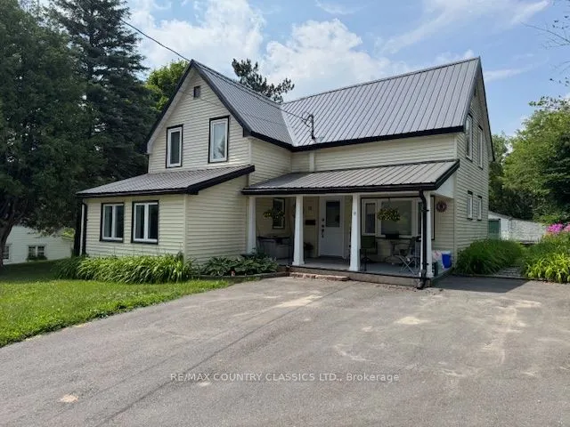 12 Hastings Street S