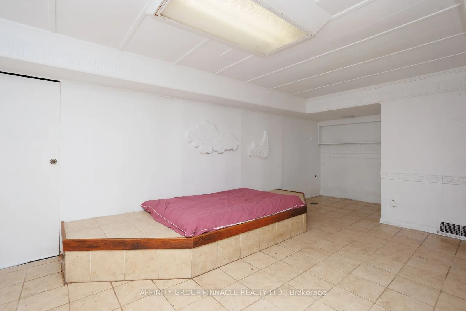 22 Sunset Court