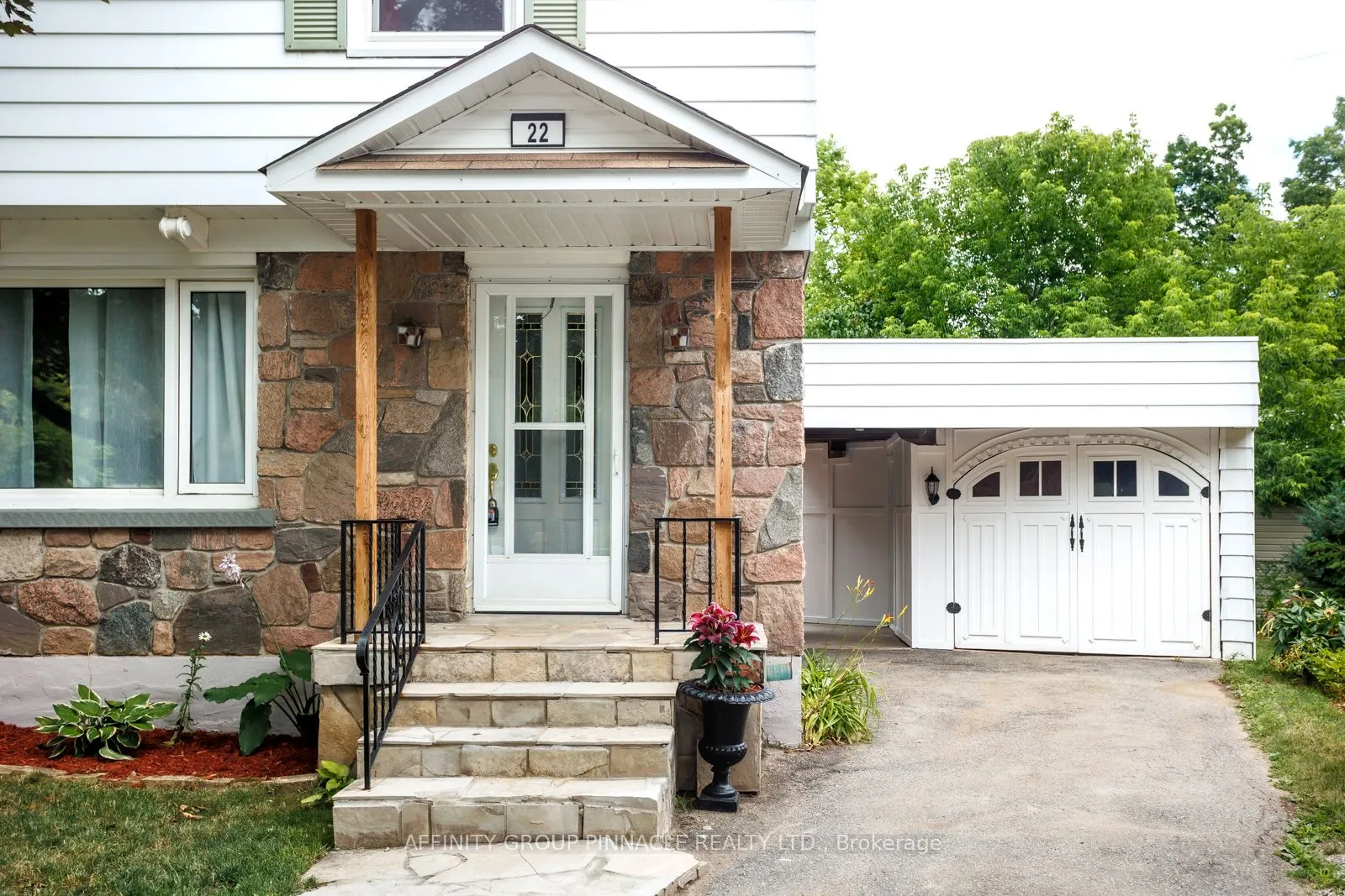 22 Sunset Court