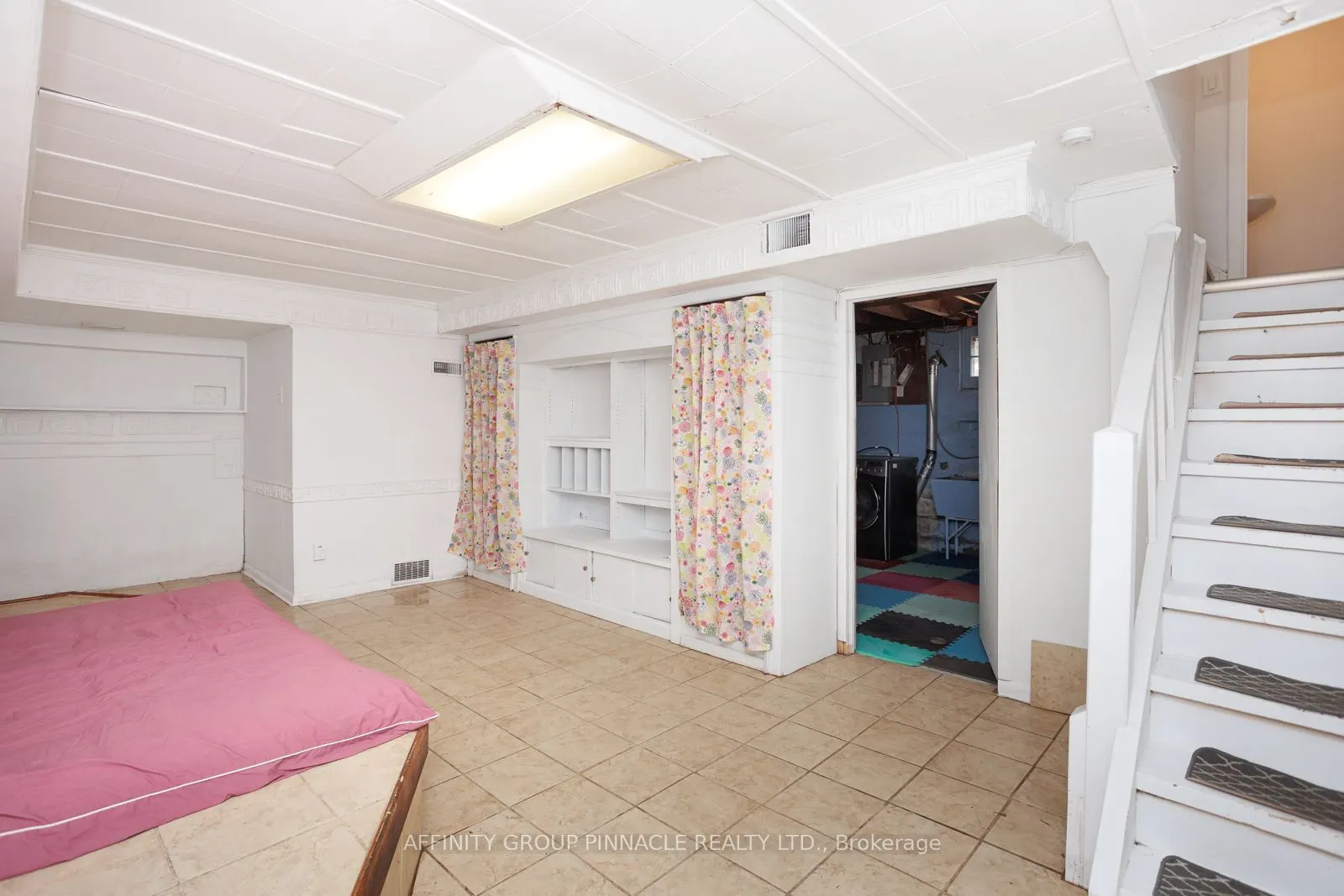 22 Sunset Court