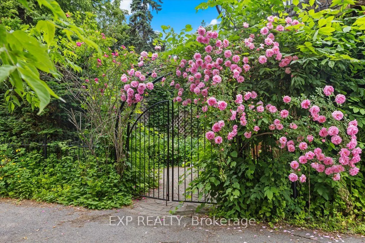 107 Stanley Avenue