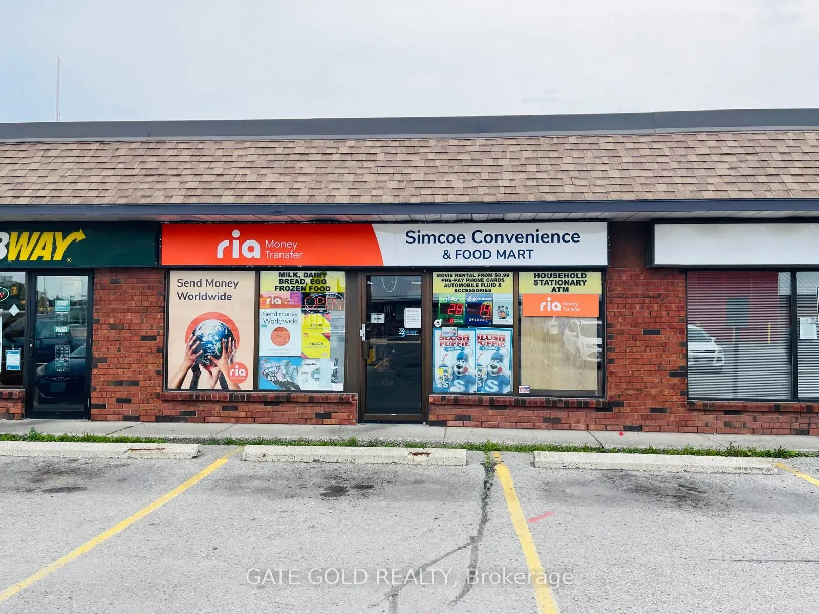 8 QUEENSWAY E, #3