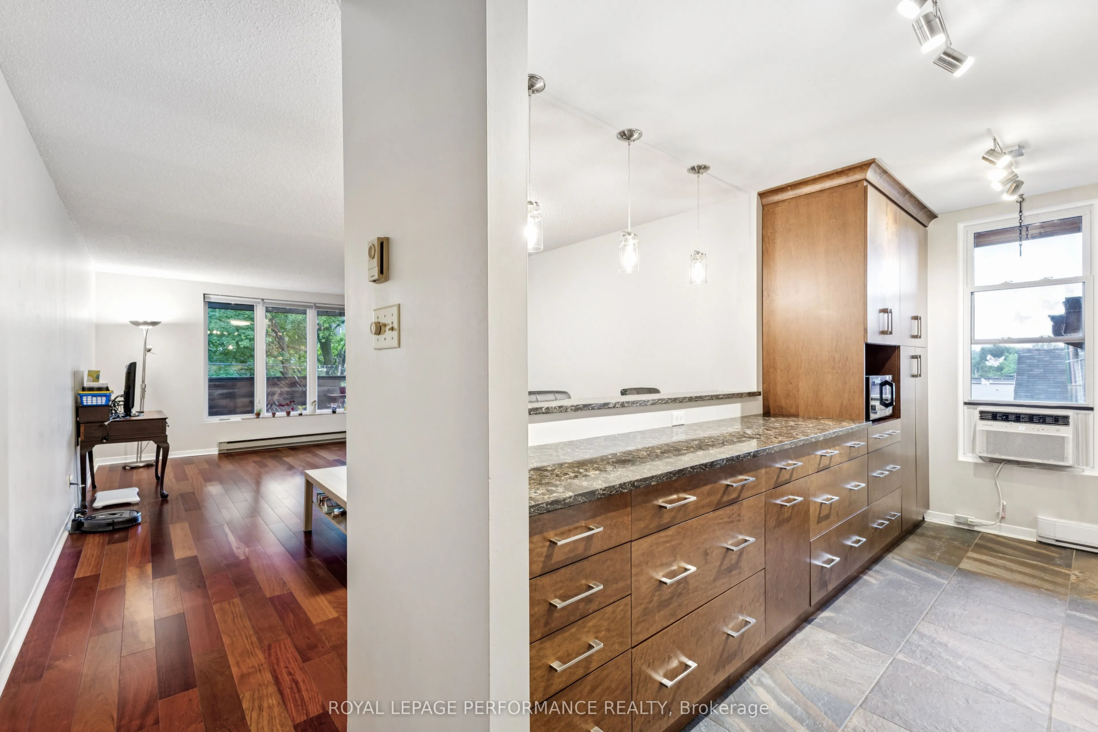 71 Sweetland Avenue, #4