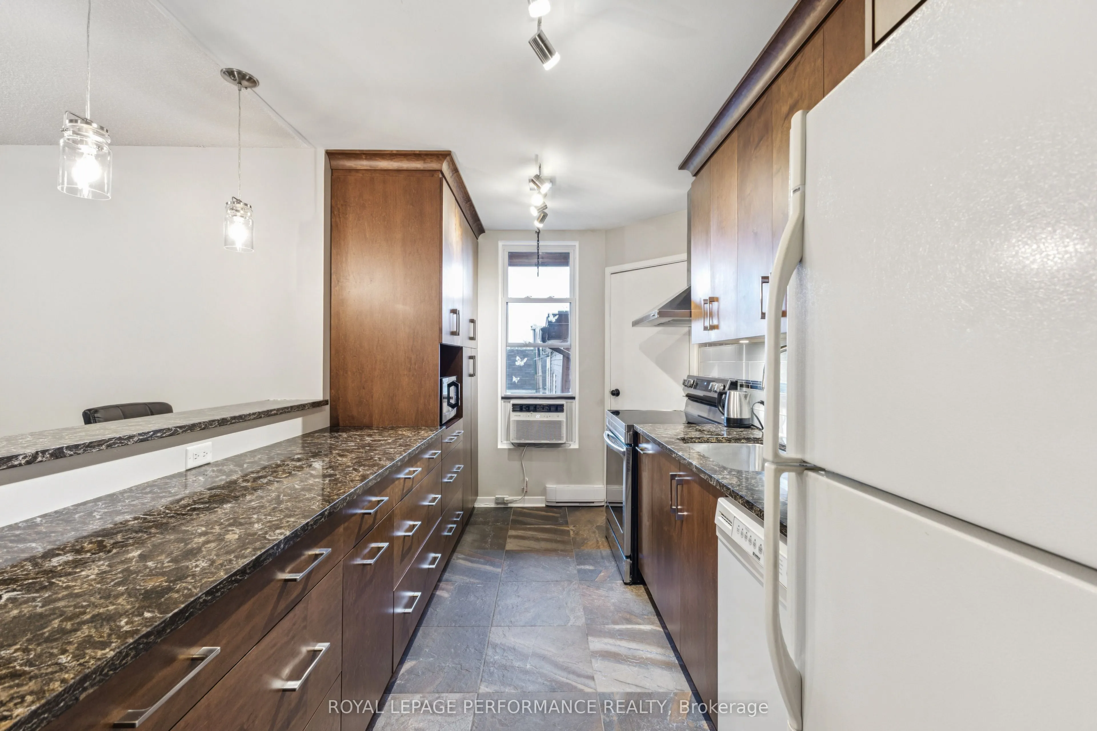 71 Sweetland Avenue, #4