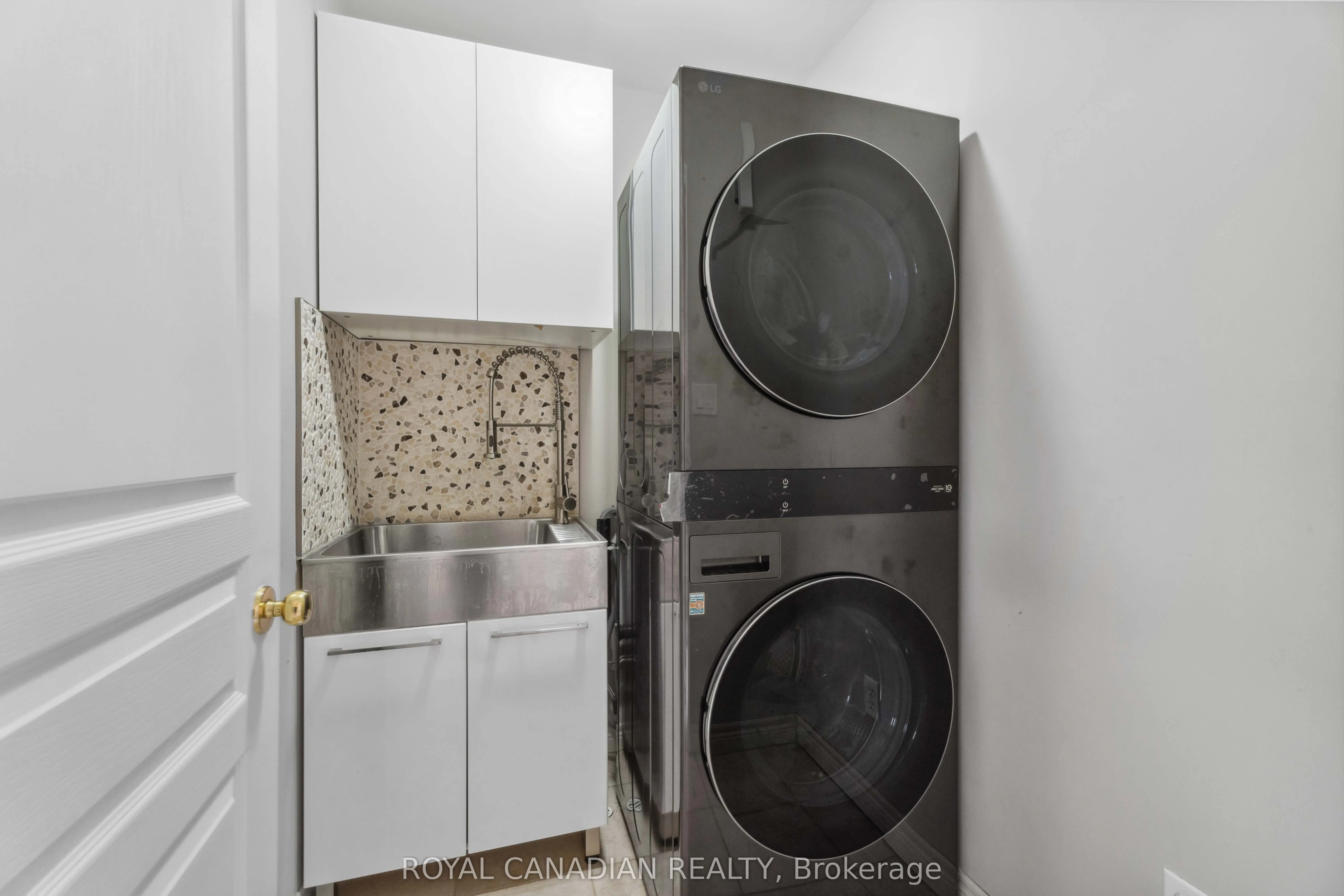 242 UPPER MOUNT ALBION Road, #42