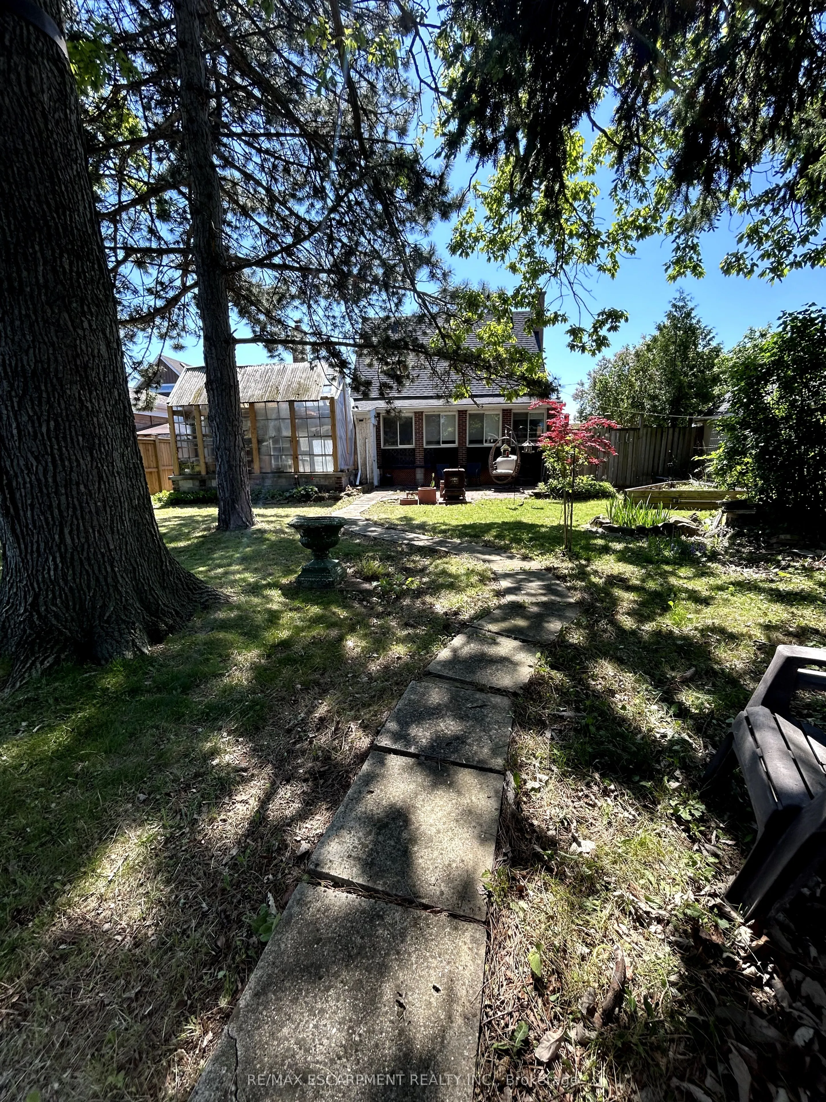 18 Flanders Avenue