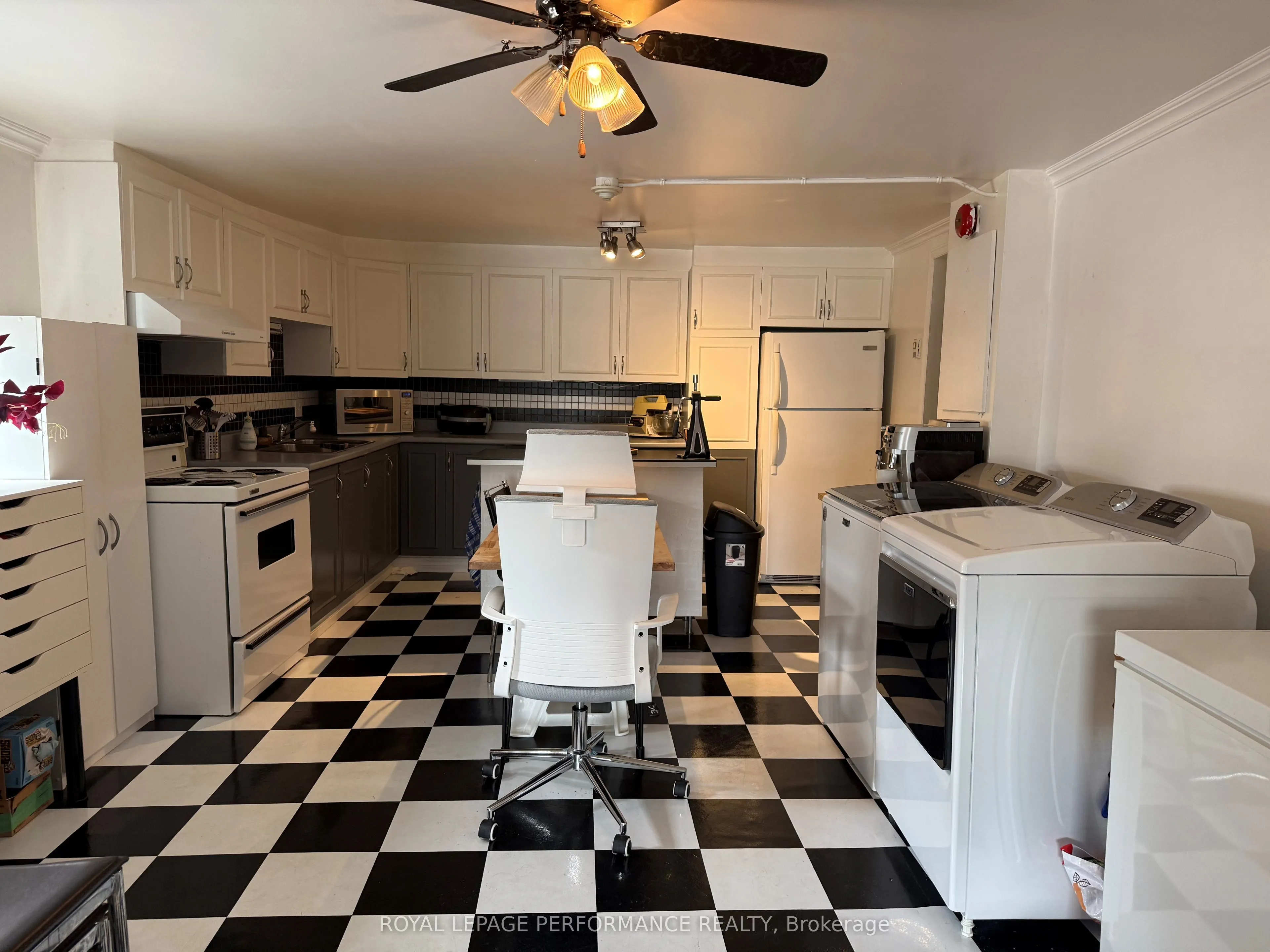 659 Main Street E, #659- A- B