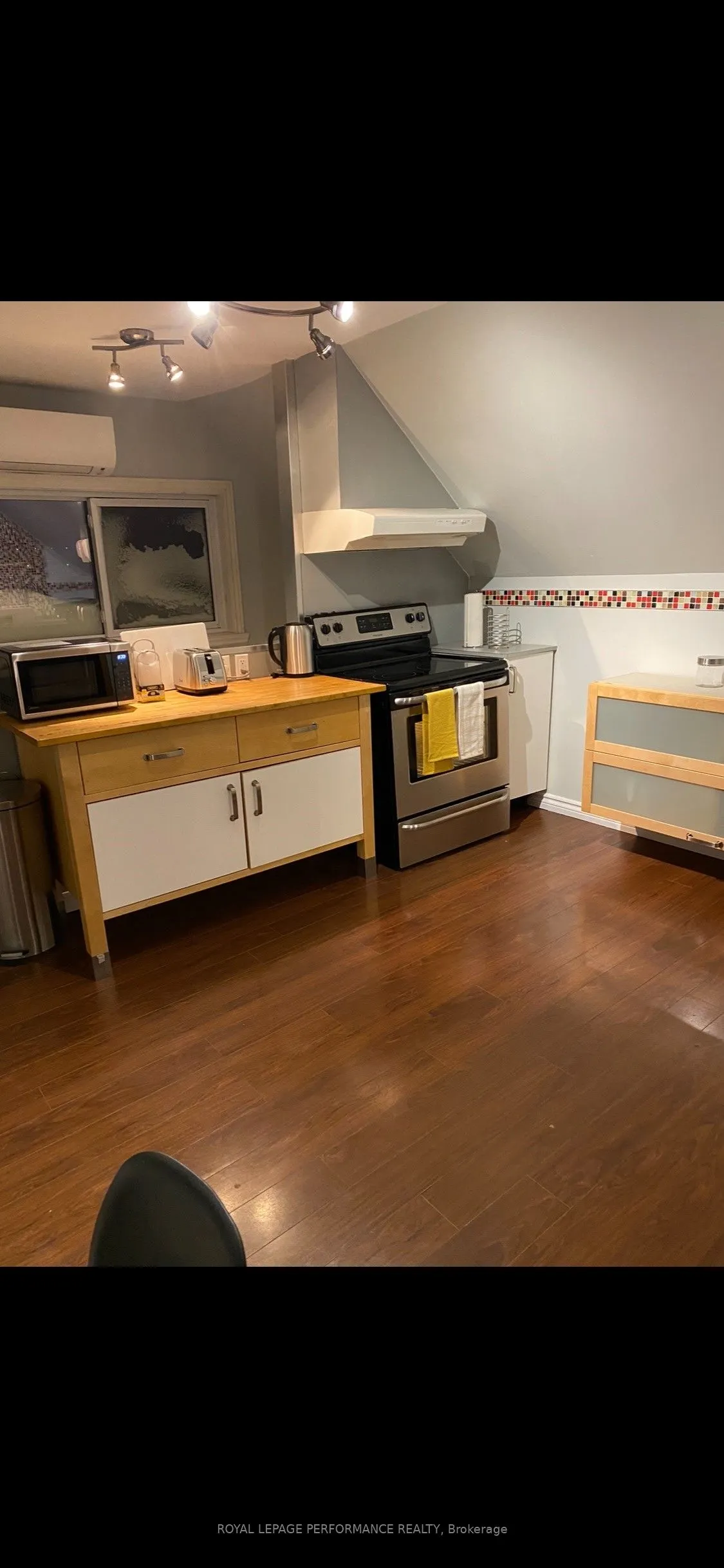 659 Main Street E, #659- A- B