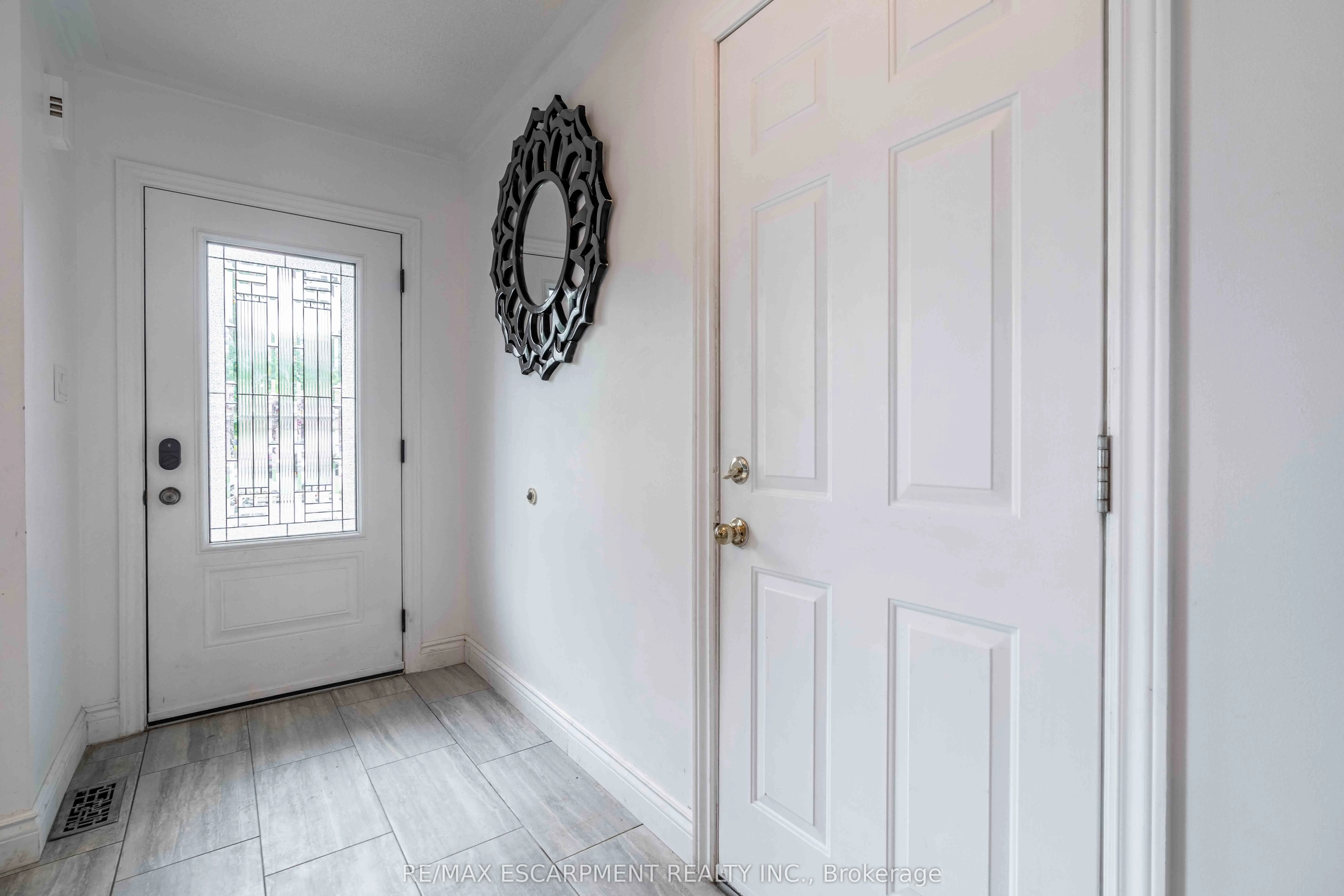 30 GLENGARY Crescent