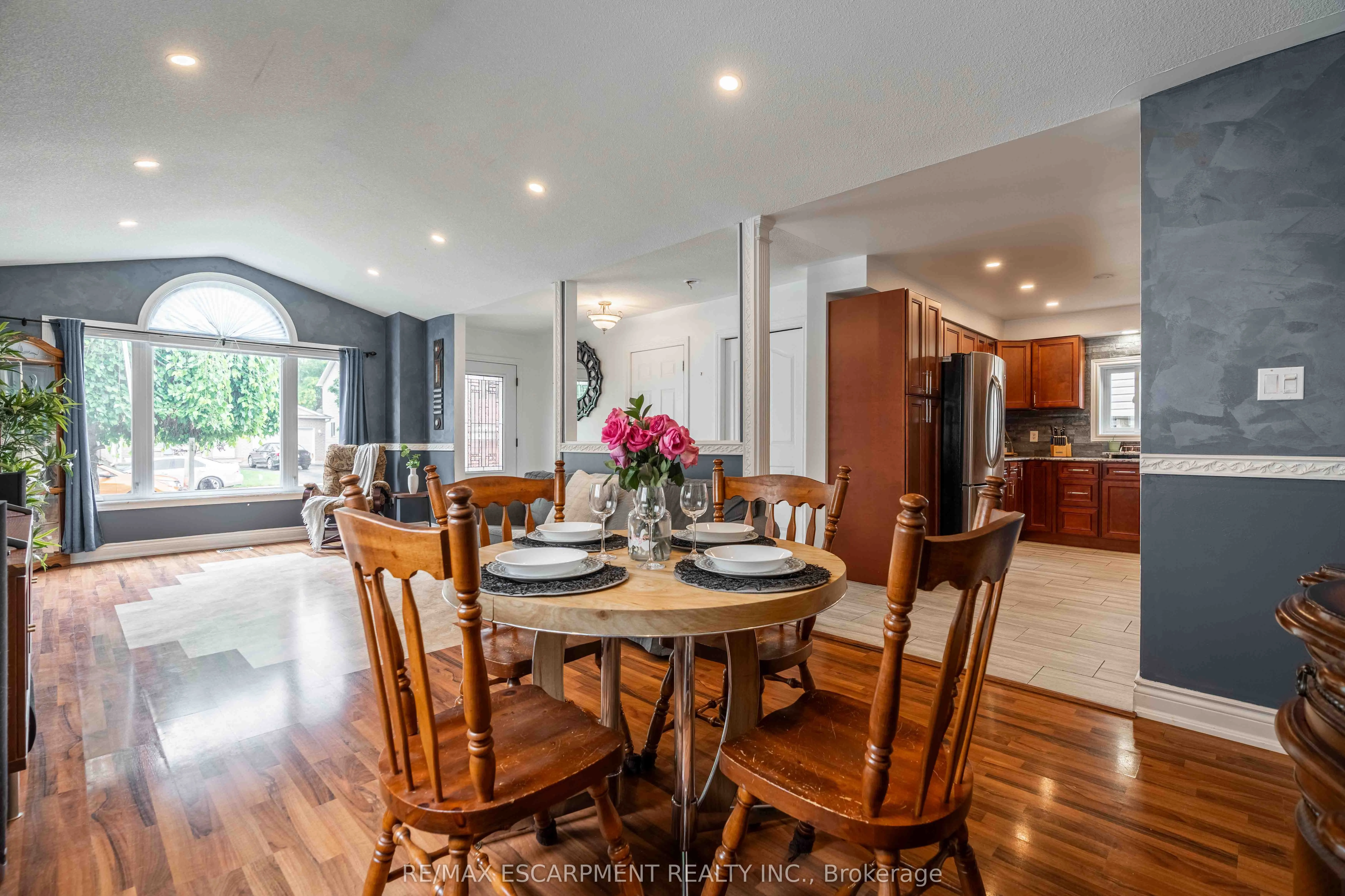 30 GLENGARY Crescent