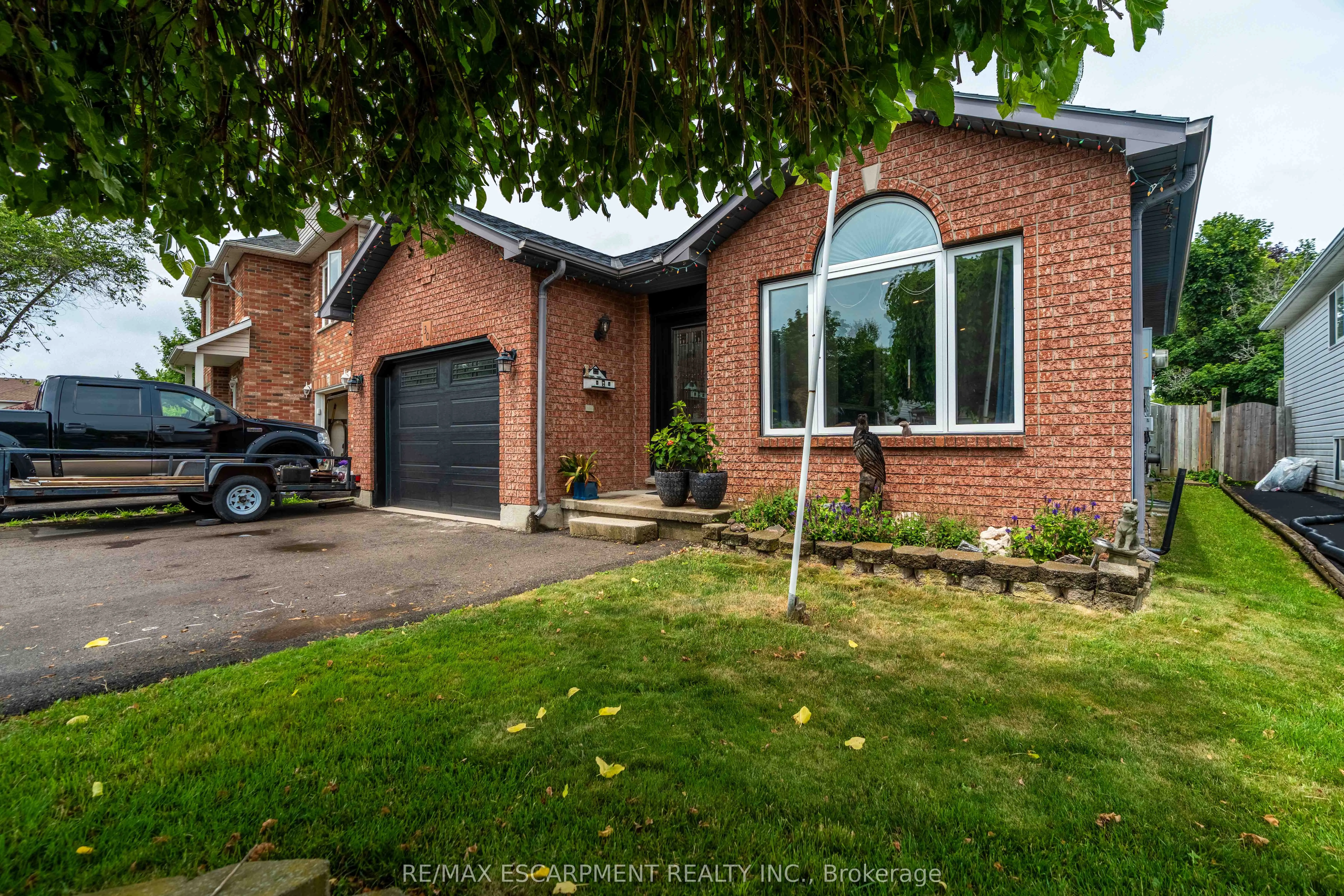 30 GLENGARY Crescent