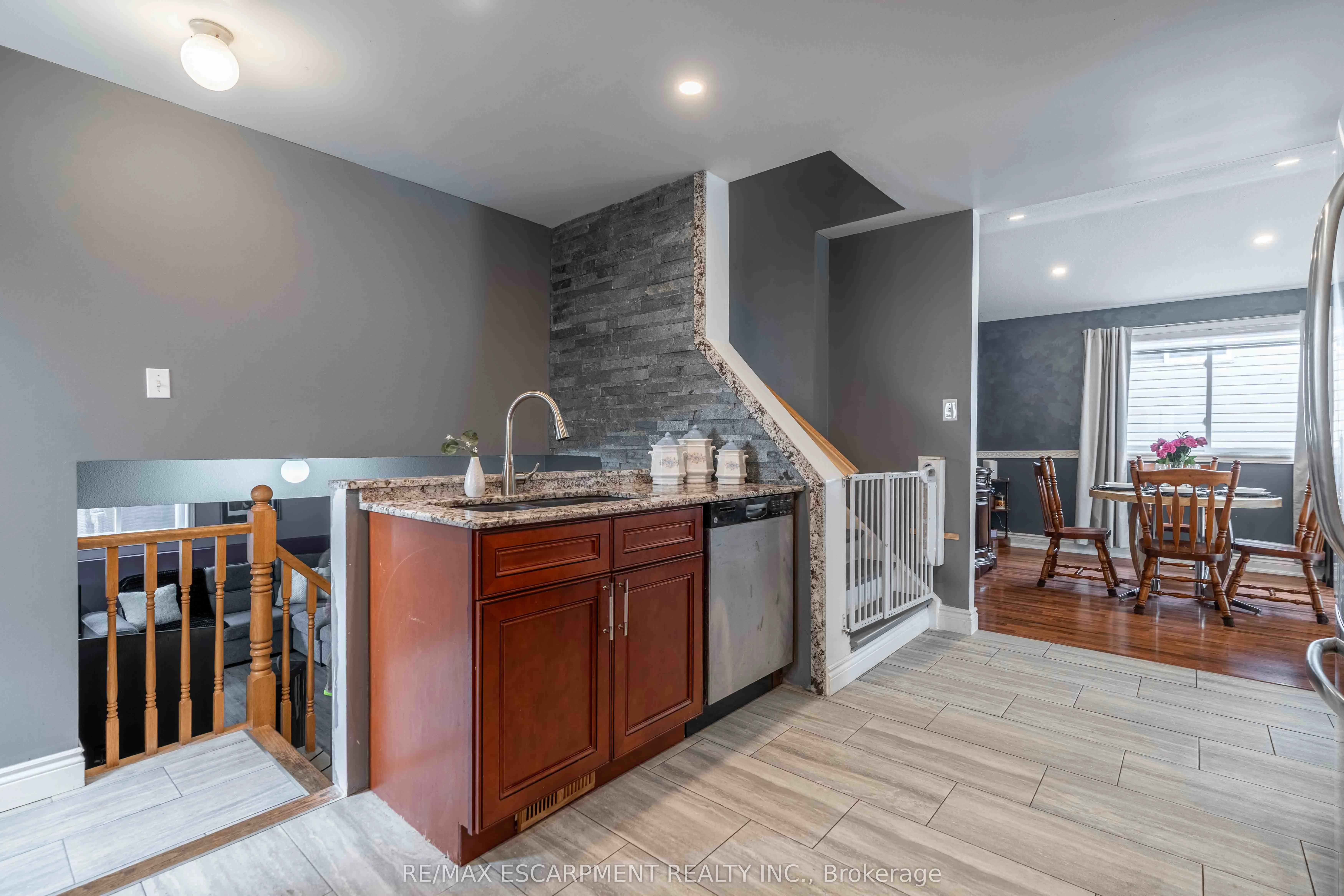30 GLENGARY Crescent
