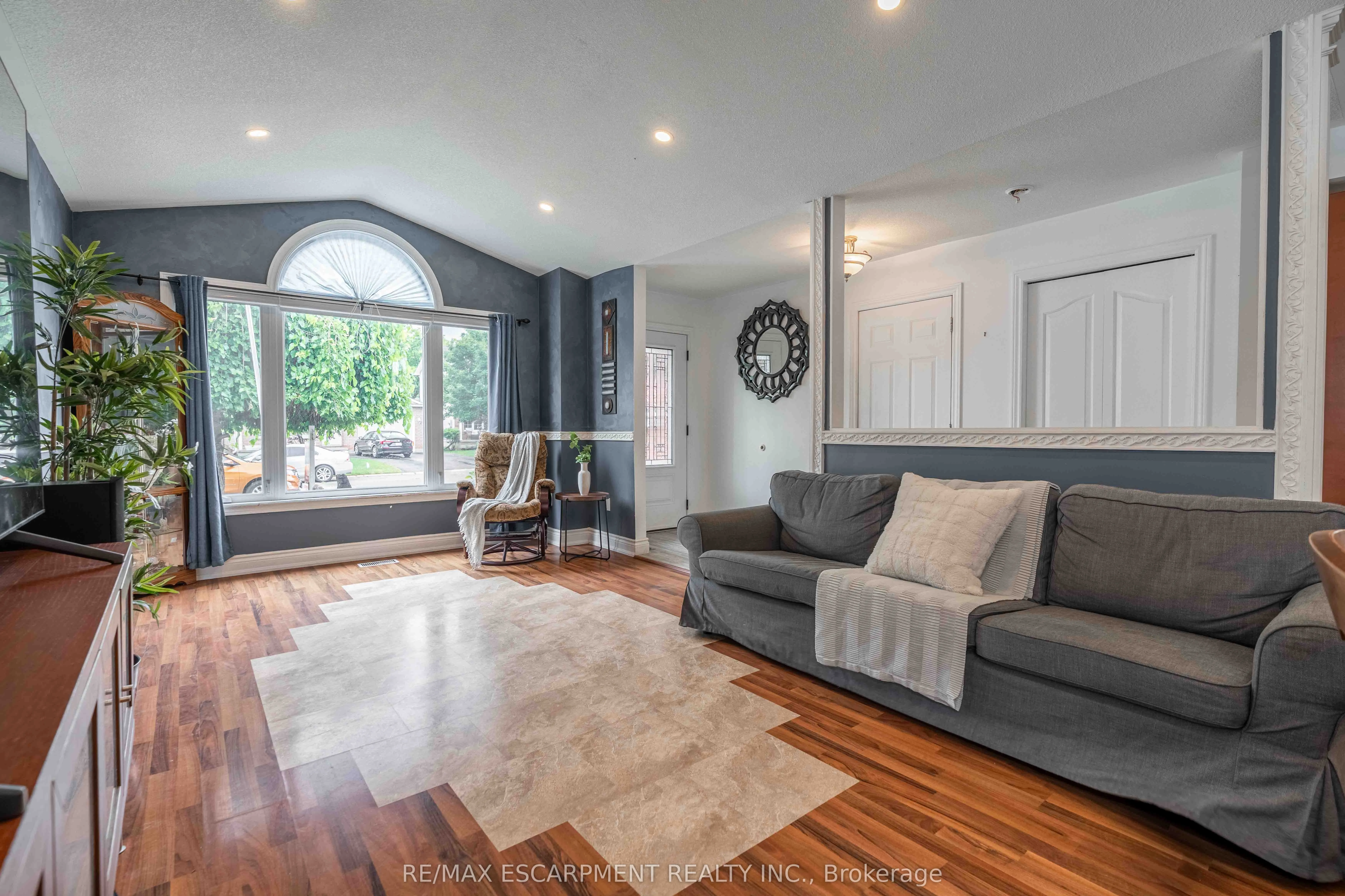30 GLENGARY Crescent