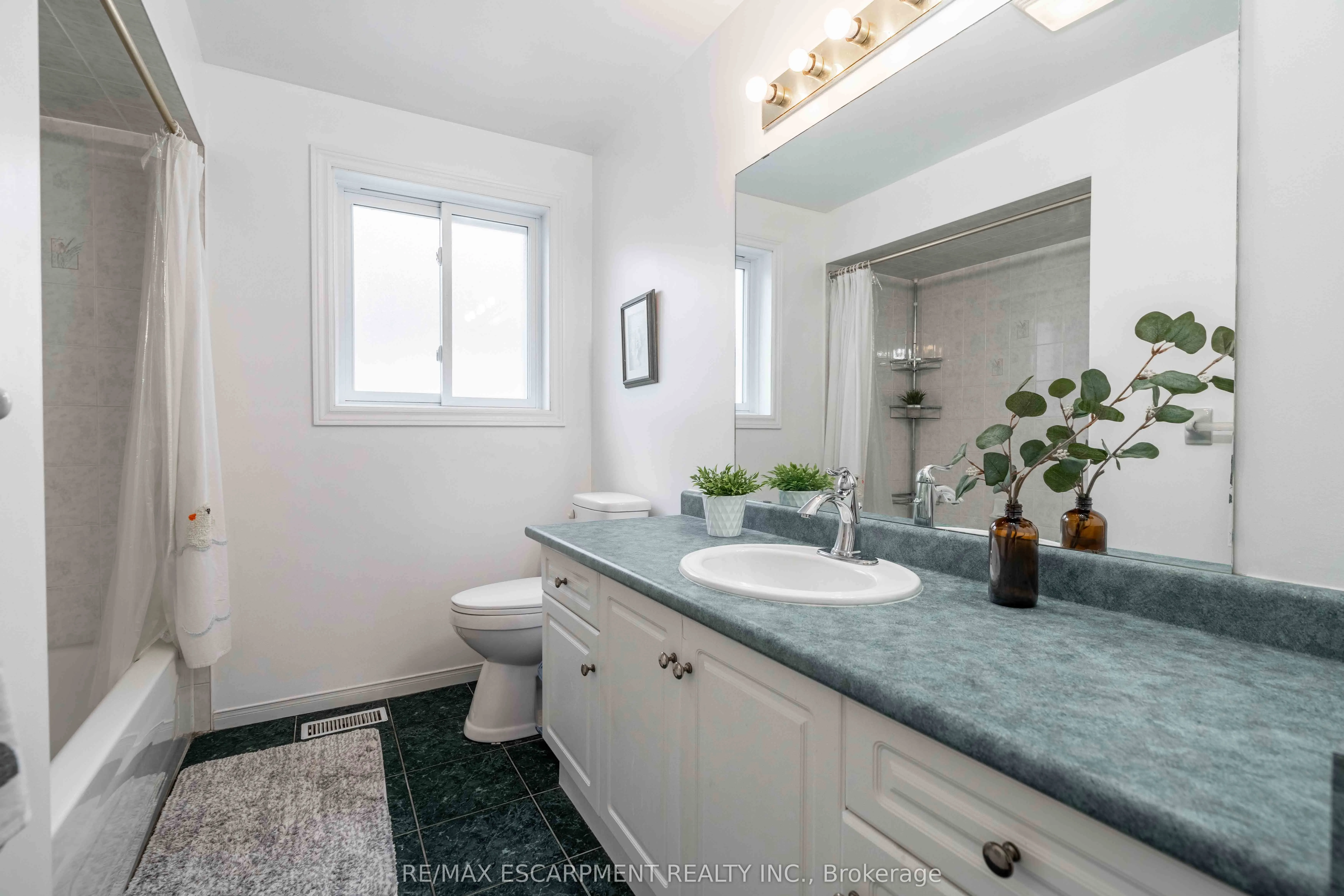 30 GLENGARY Crescent