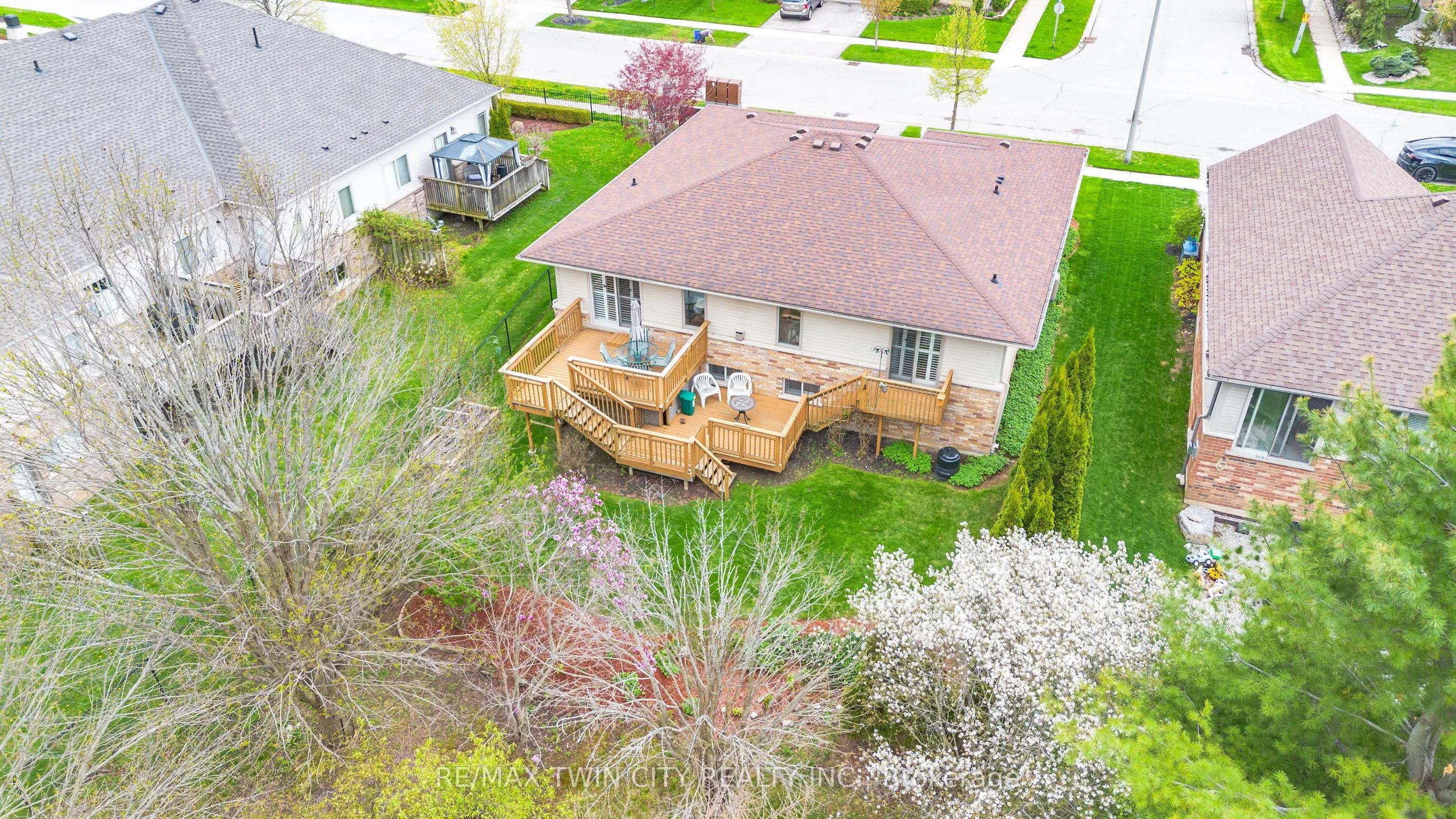 22 Cobblestone Drive