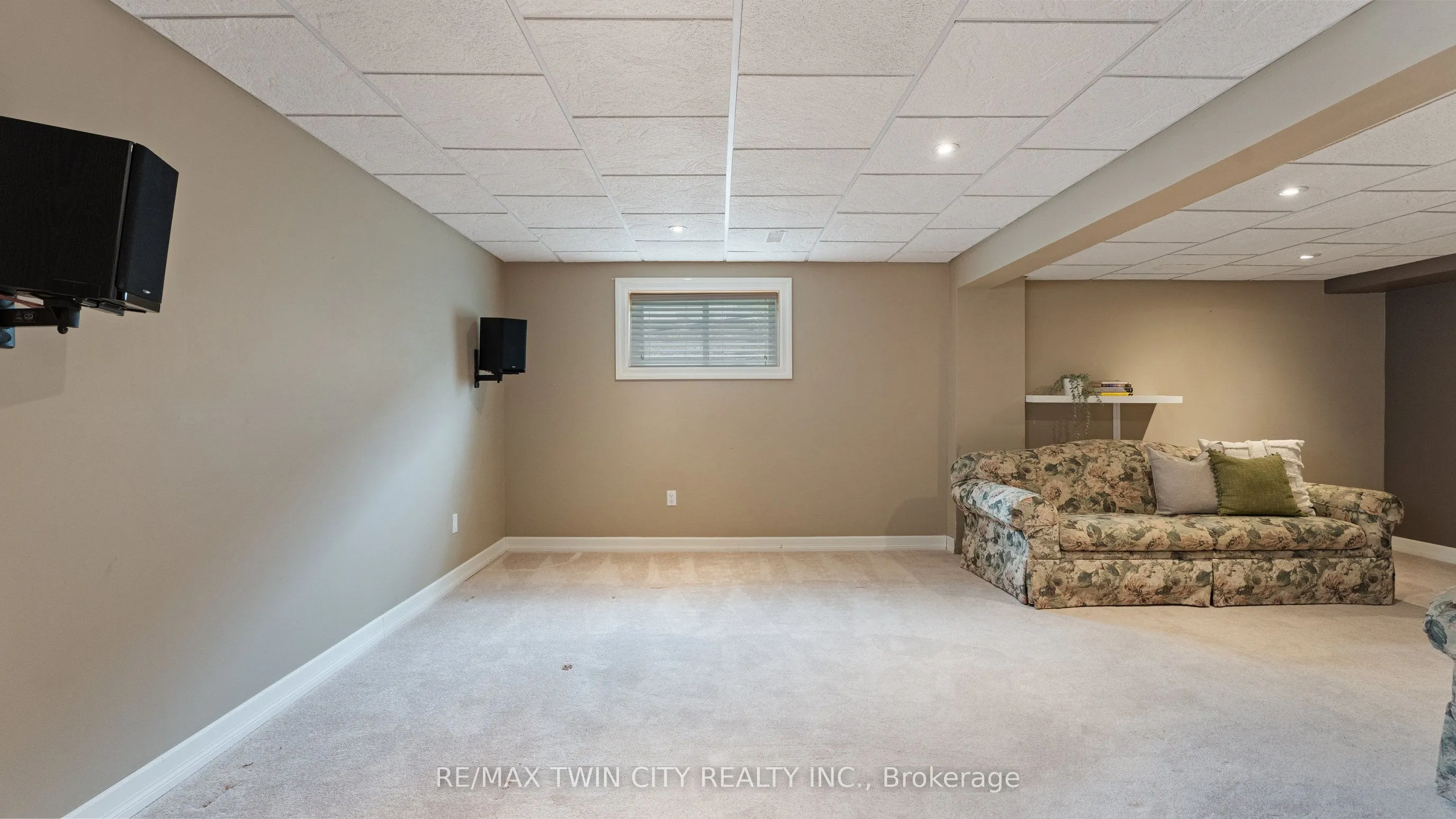 22 Cobblestone Drive