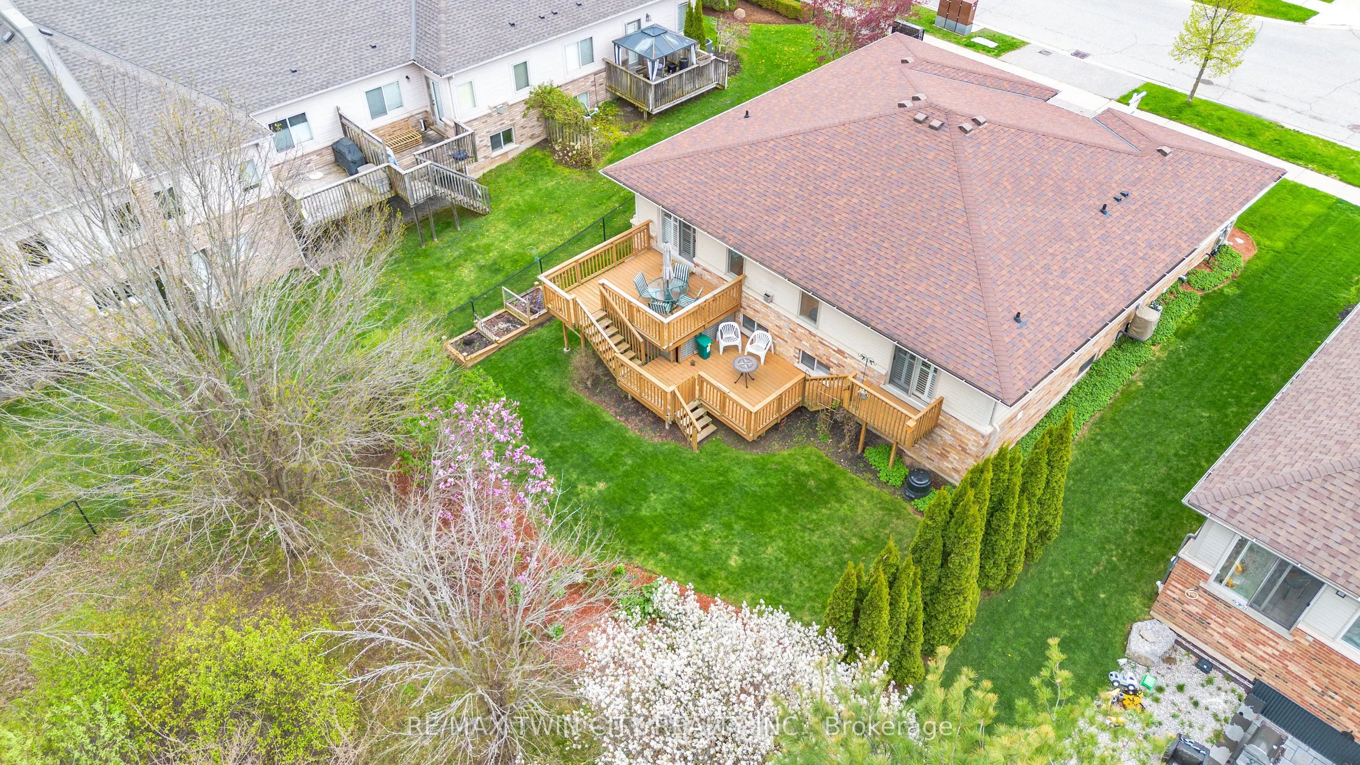 22 Cobblestone Drive