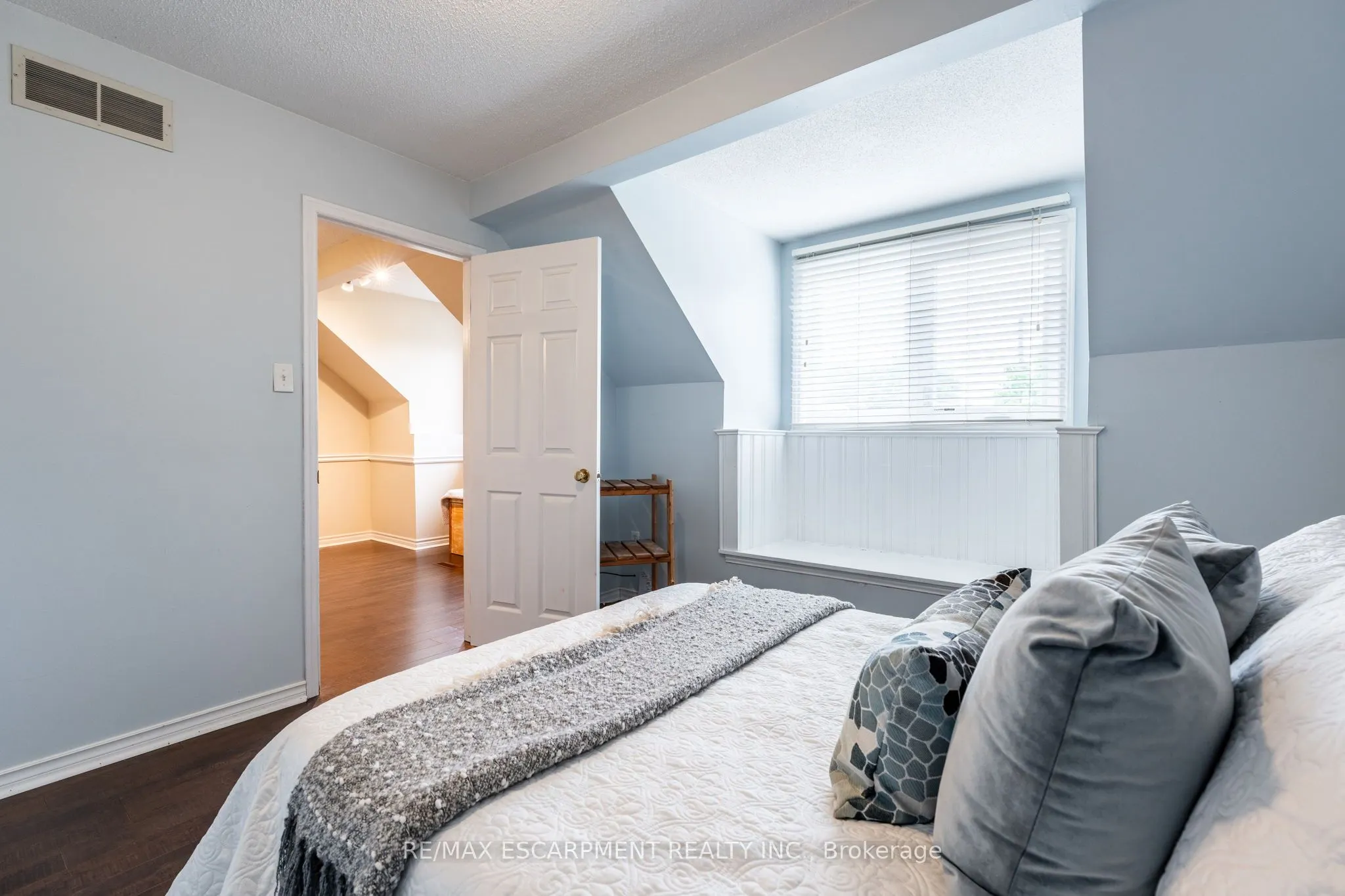 24 Vance Crescent