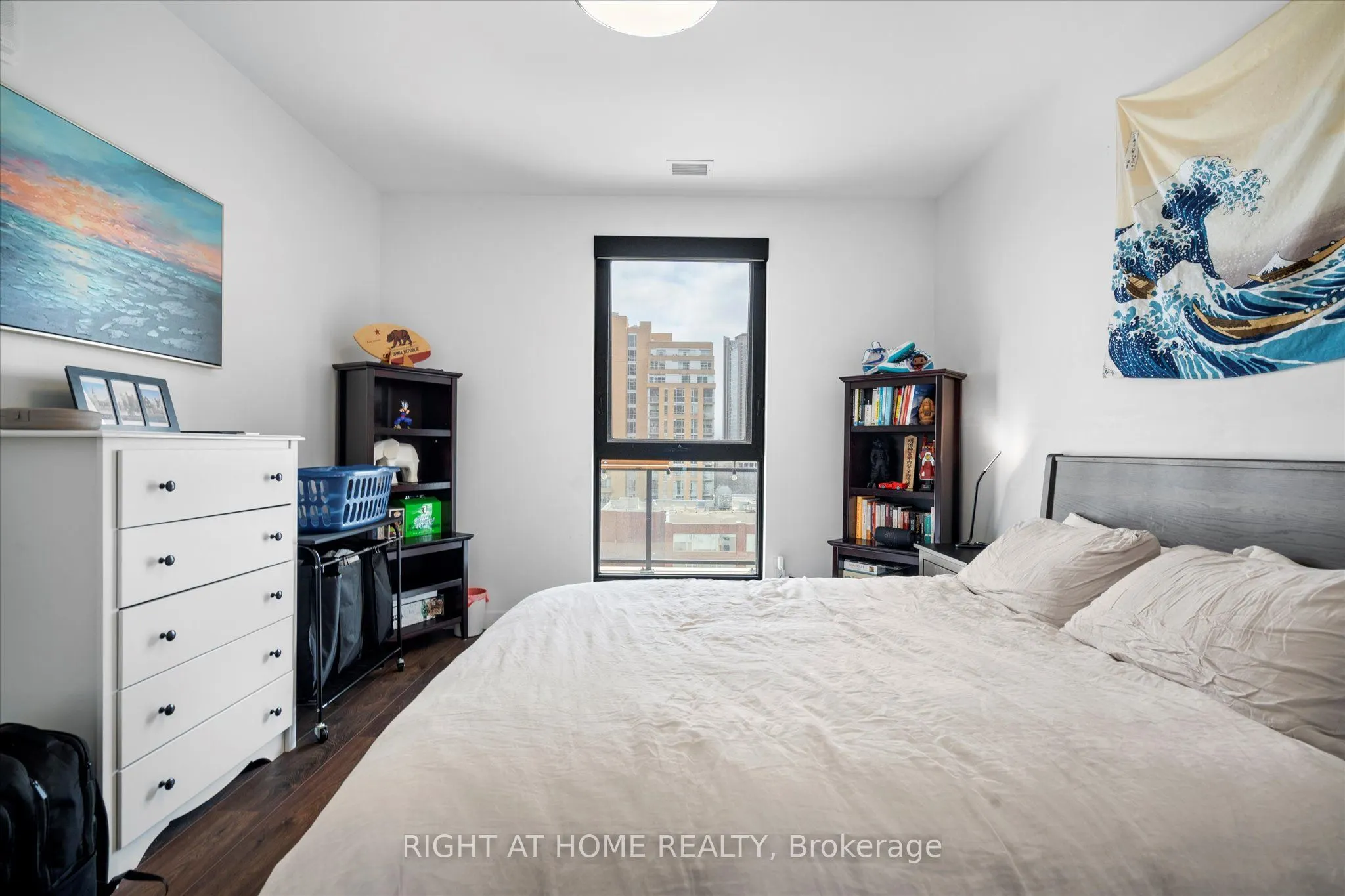 181 King Street S #806