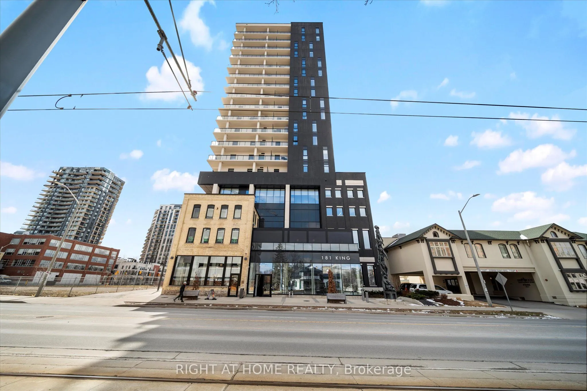 181 King Street S #806