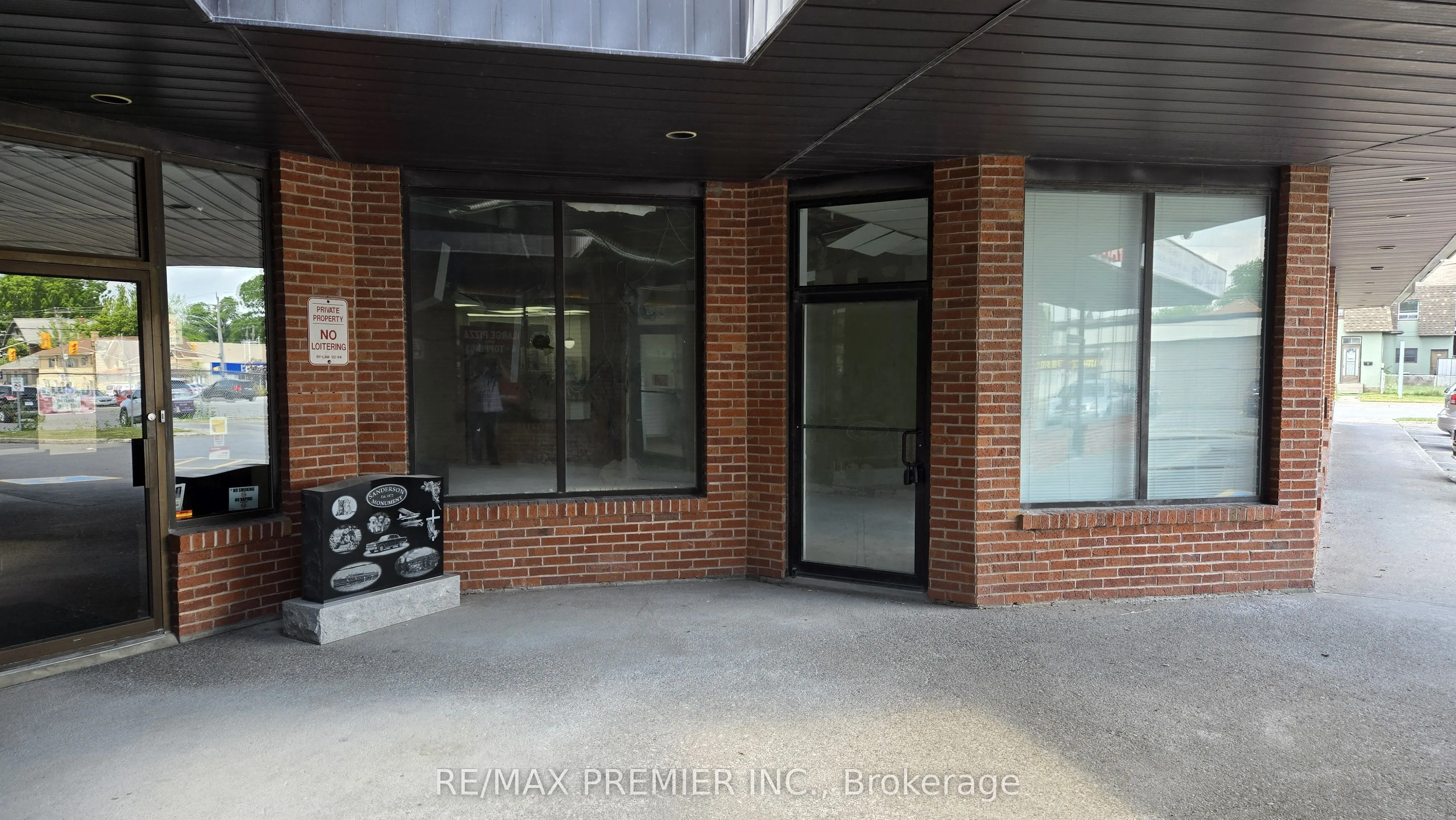 17 Russell Street W, #4