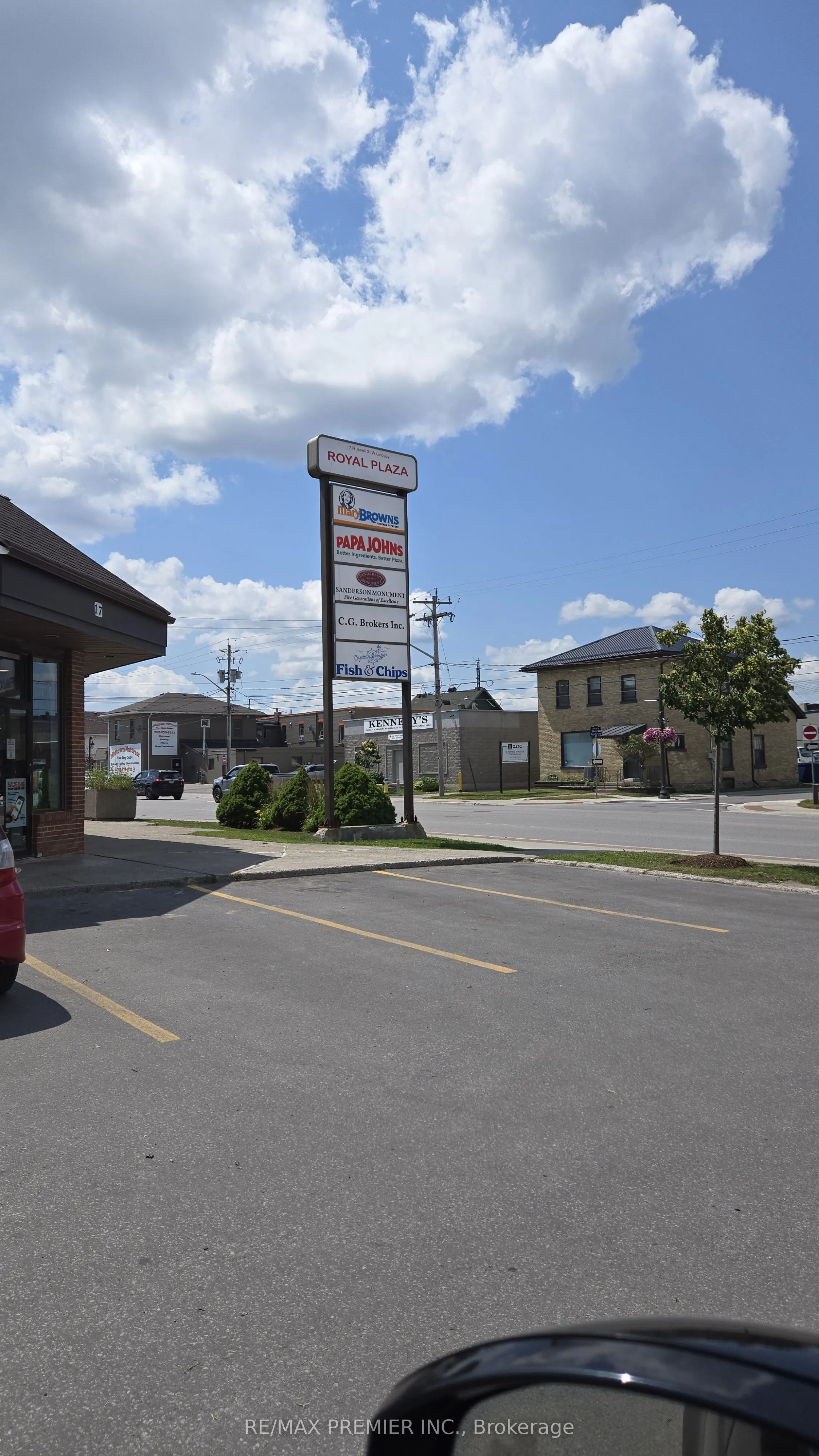 17 Russell Street W, #5