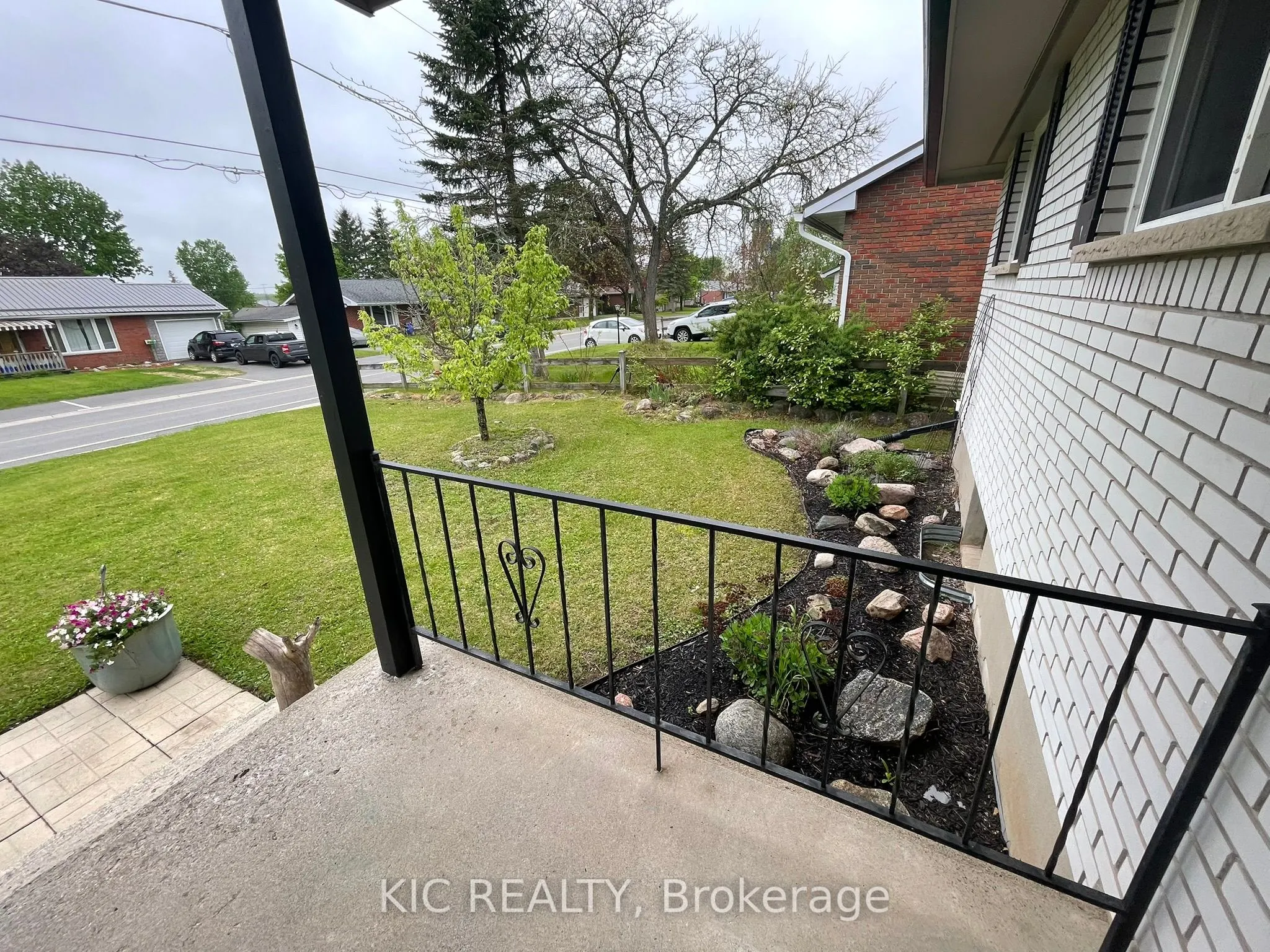 11 Mclean Avenue