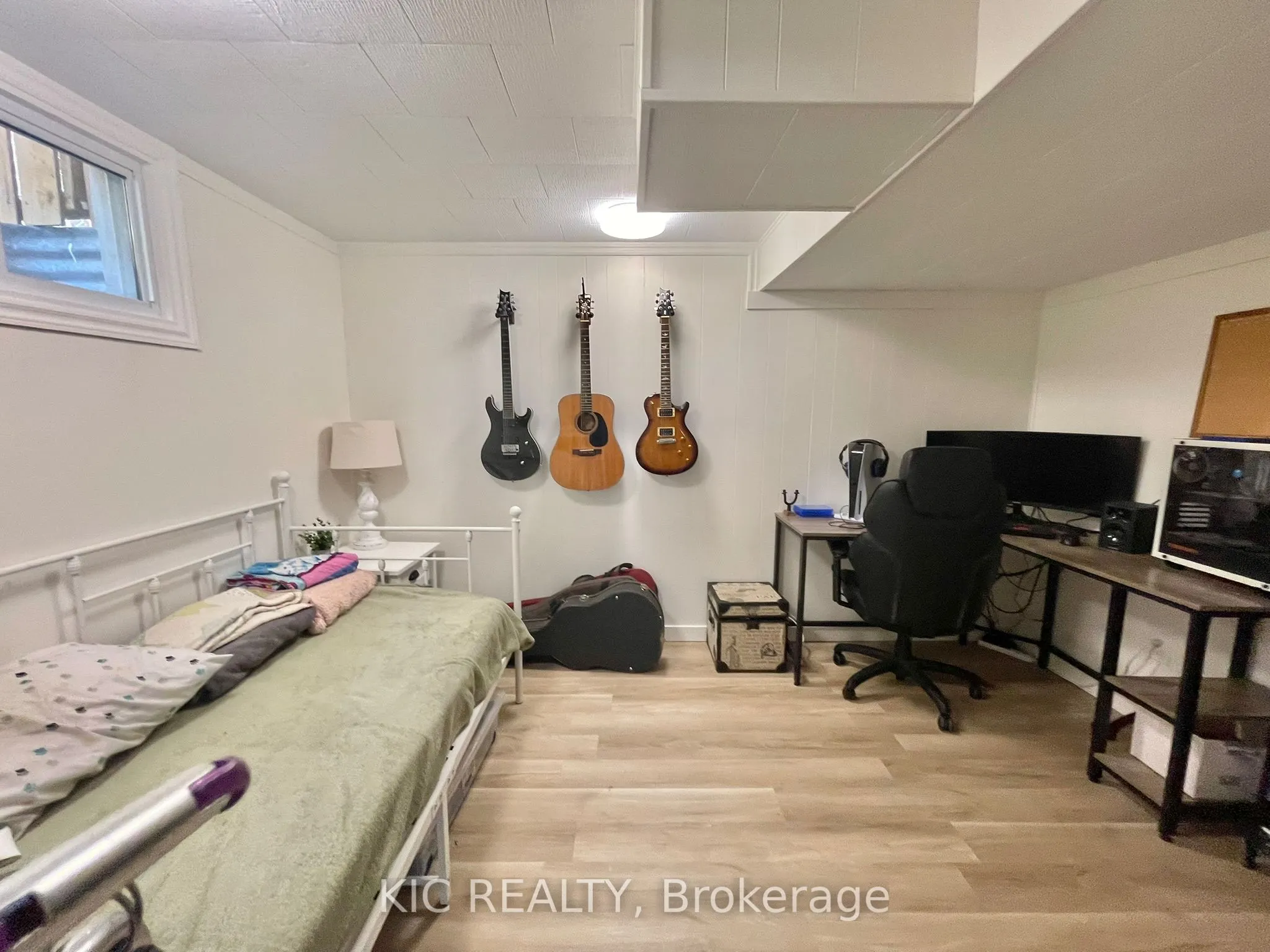 11 Mclean Avenue