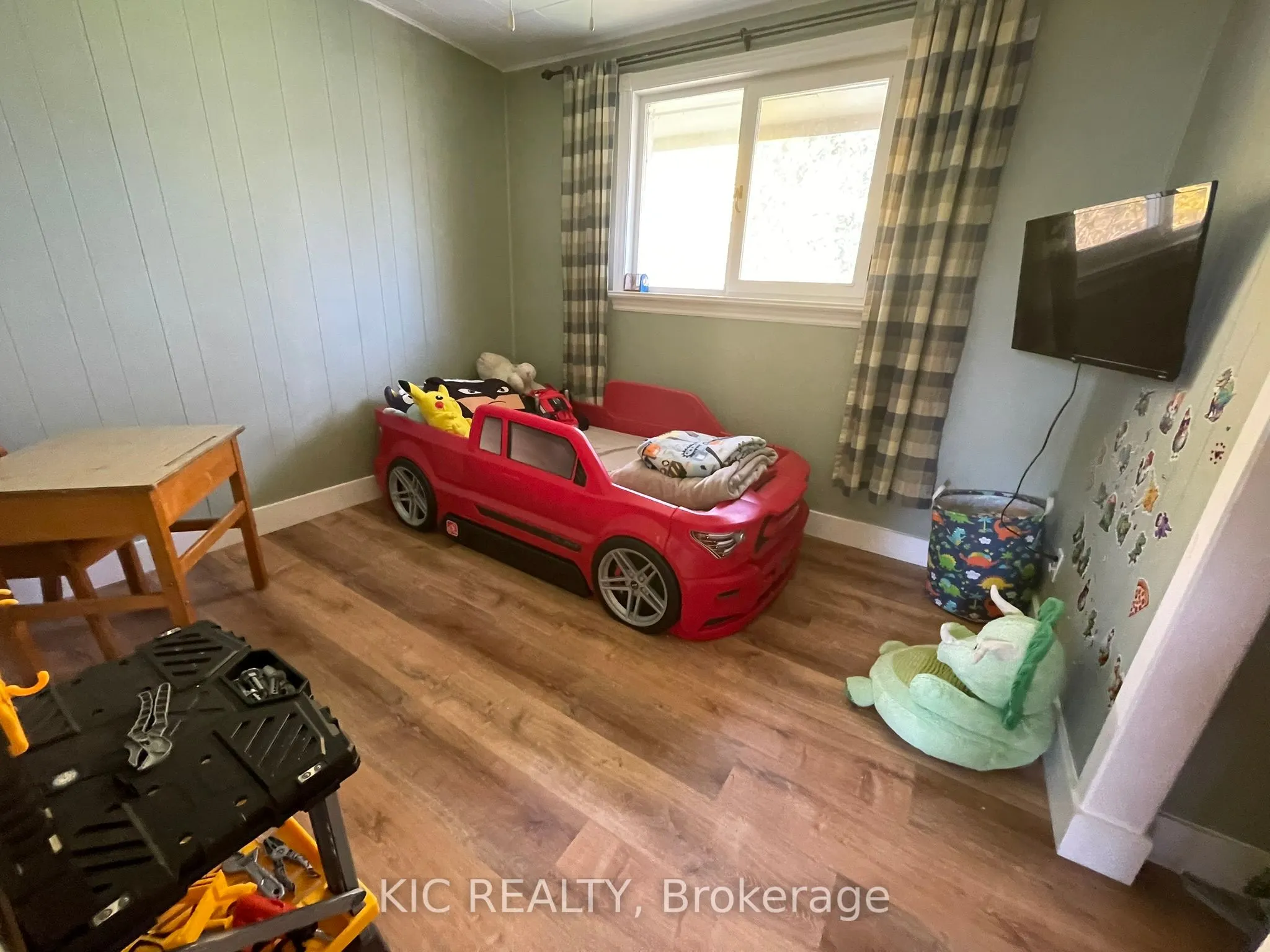 11 Mclean Avenue