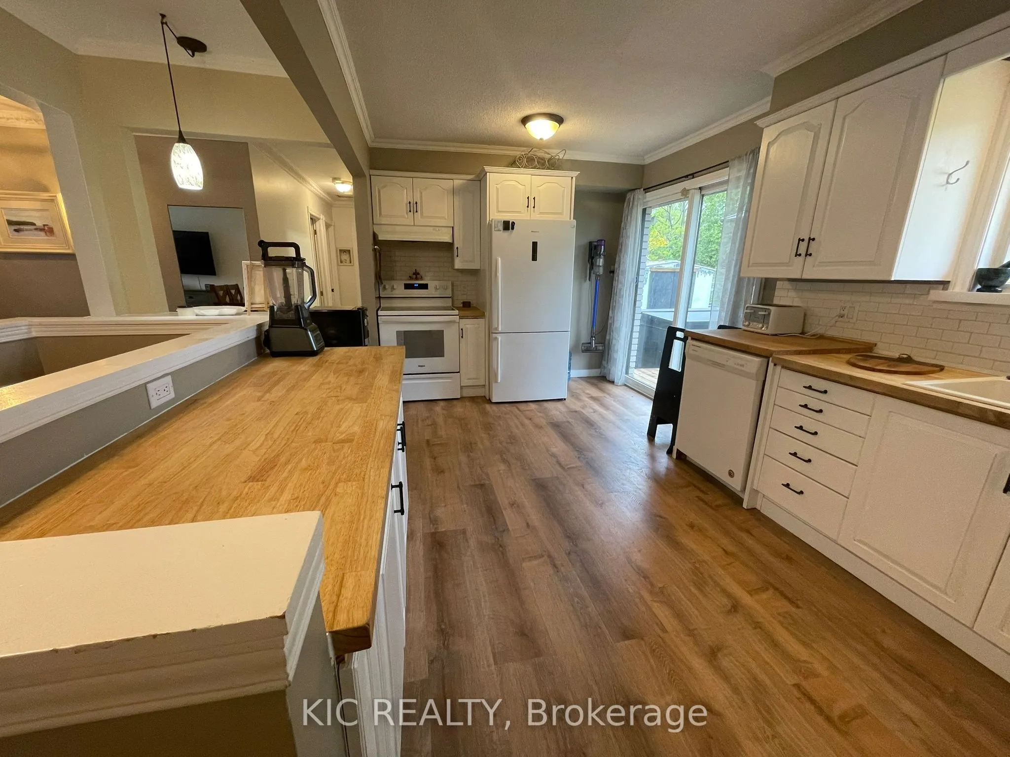 11 Mclean Avenue