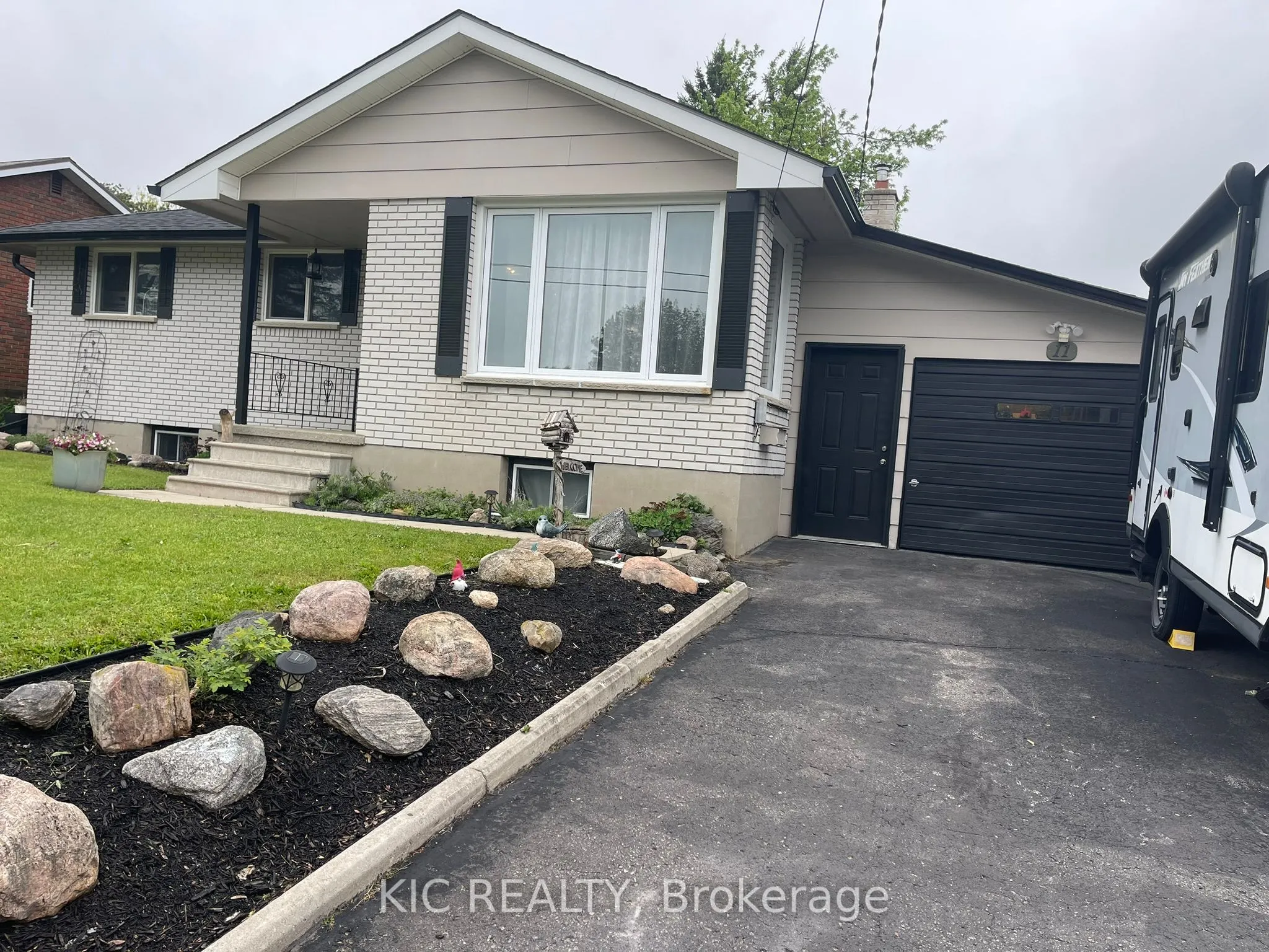 11 Mclean Avenue