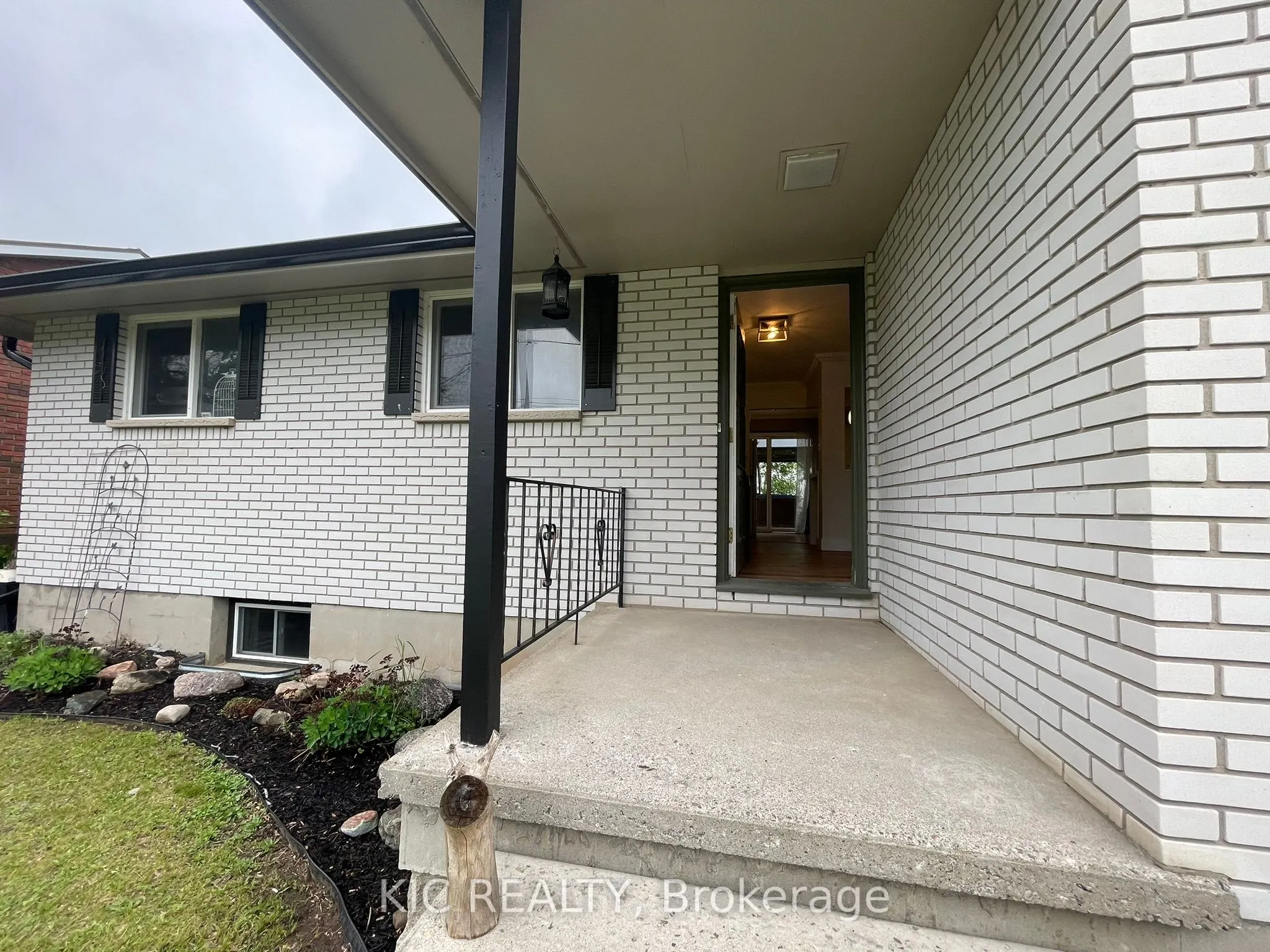 11 Mclean Avenue