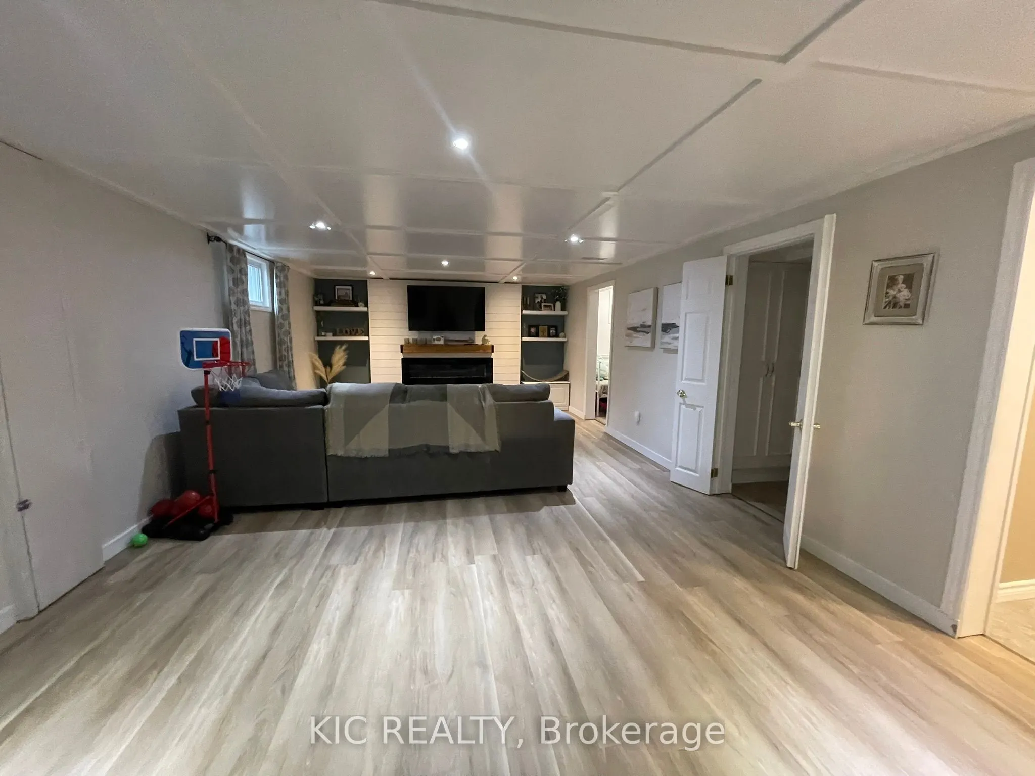 11 Mclean Avenue
